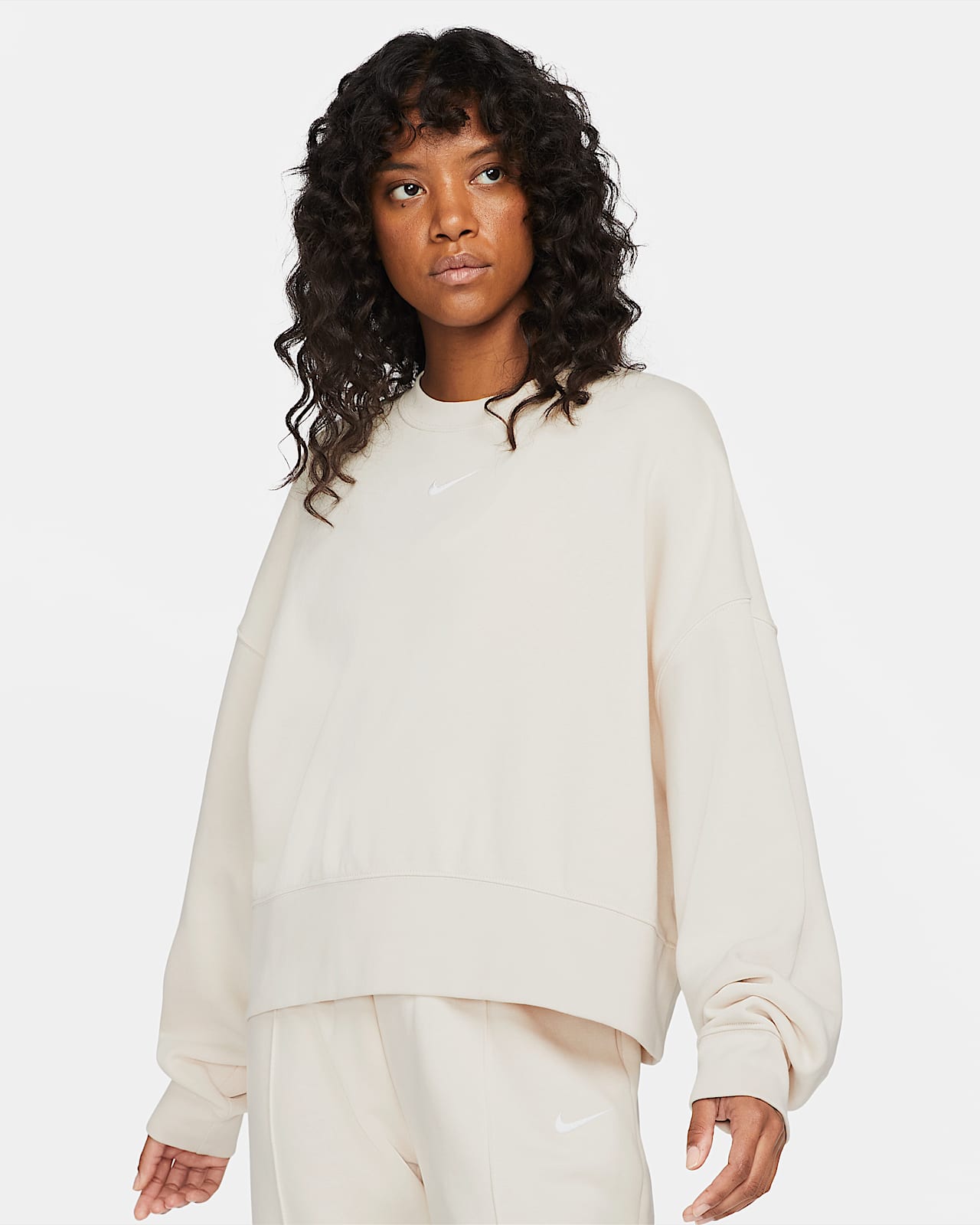 Nike Sportswear Collection Essentials Women's Oversized Fleece Crew. Nike GB