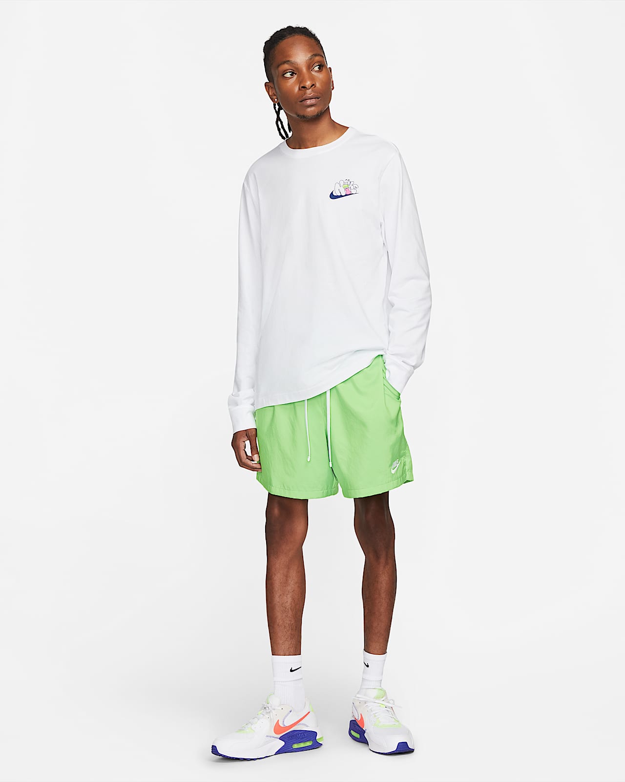 Playera que brilla en la oscuridad para hombre Nike Sportswear Nike Day.  Nike.com