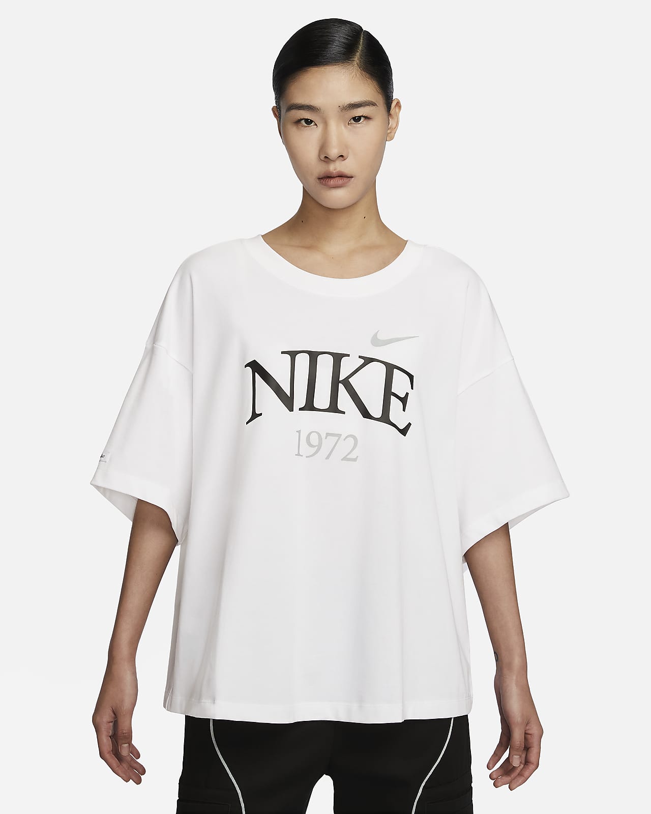 Nike Sportswear Classic Women's T-Shirt (Plus Size). Nike PH