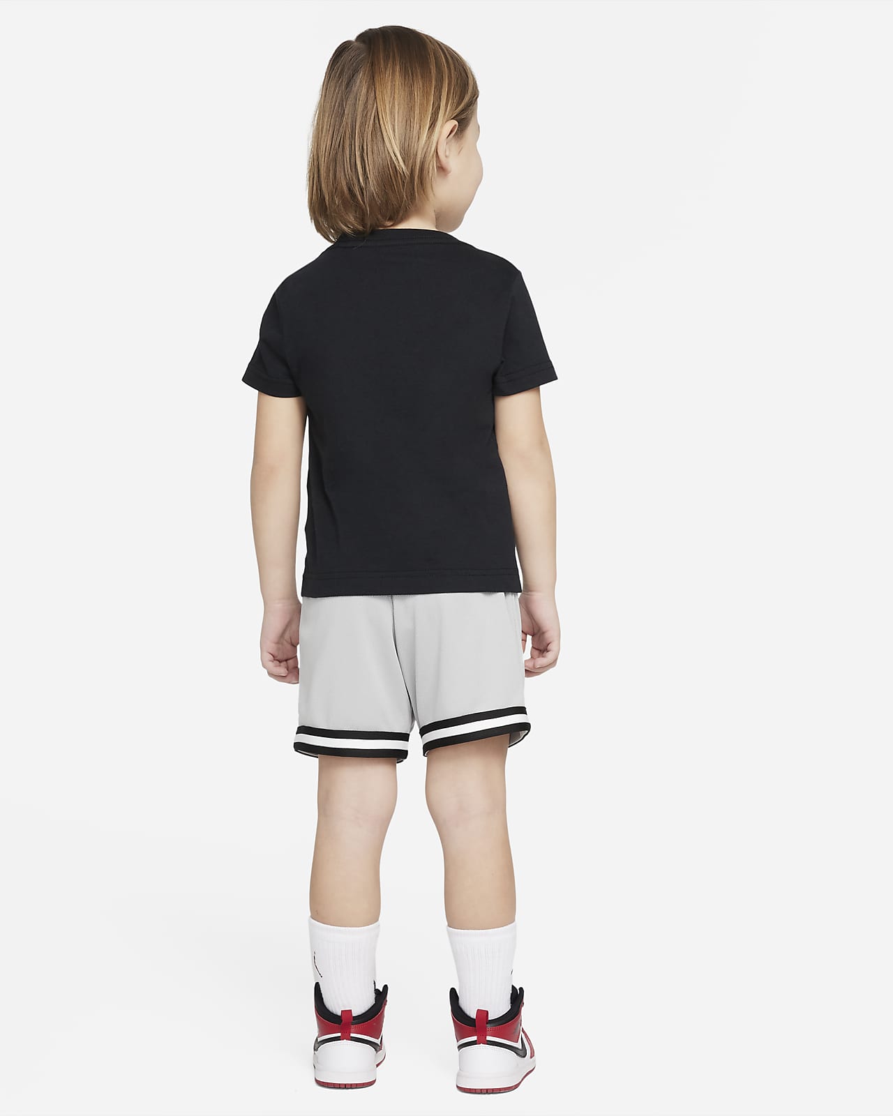Conjunto de shorts y playera de malla infantil Jordan. Nike.com