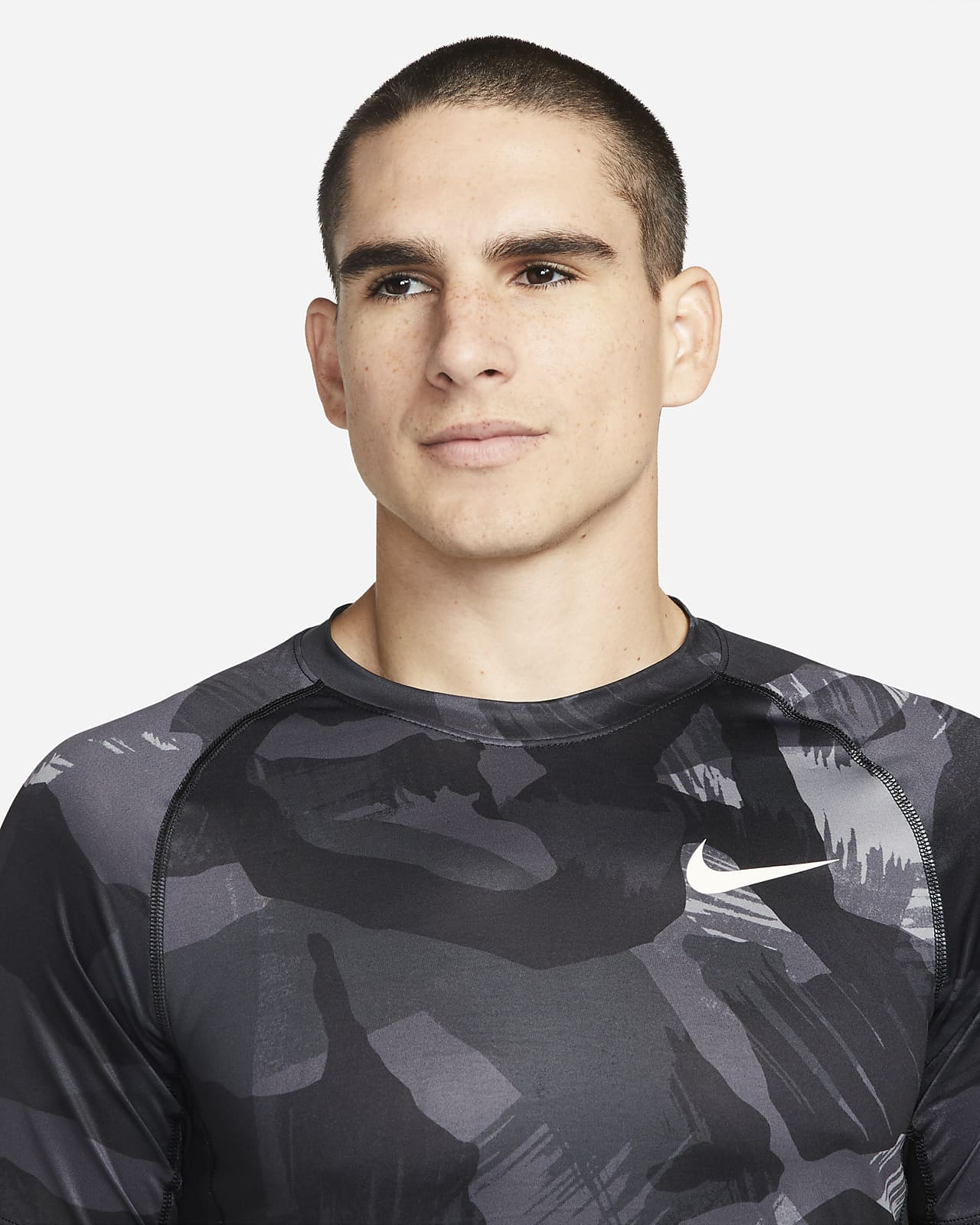 Gran engaño Excluir panel Nike Pro Dri-FIT Men's Short-Sleeve Slim Camo Top. Nike.com