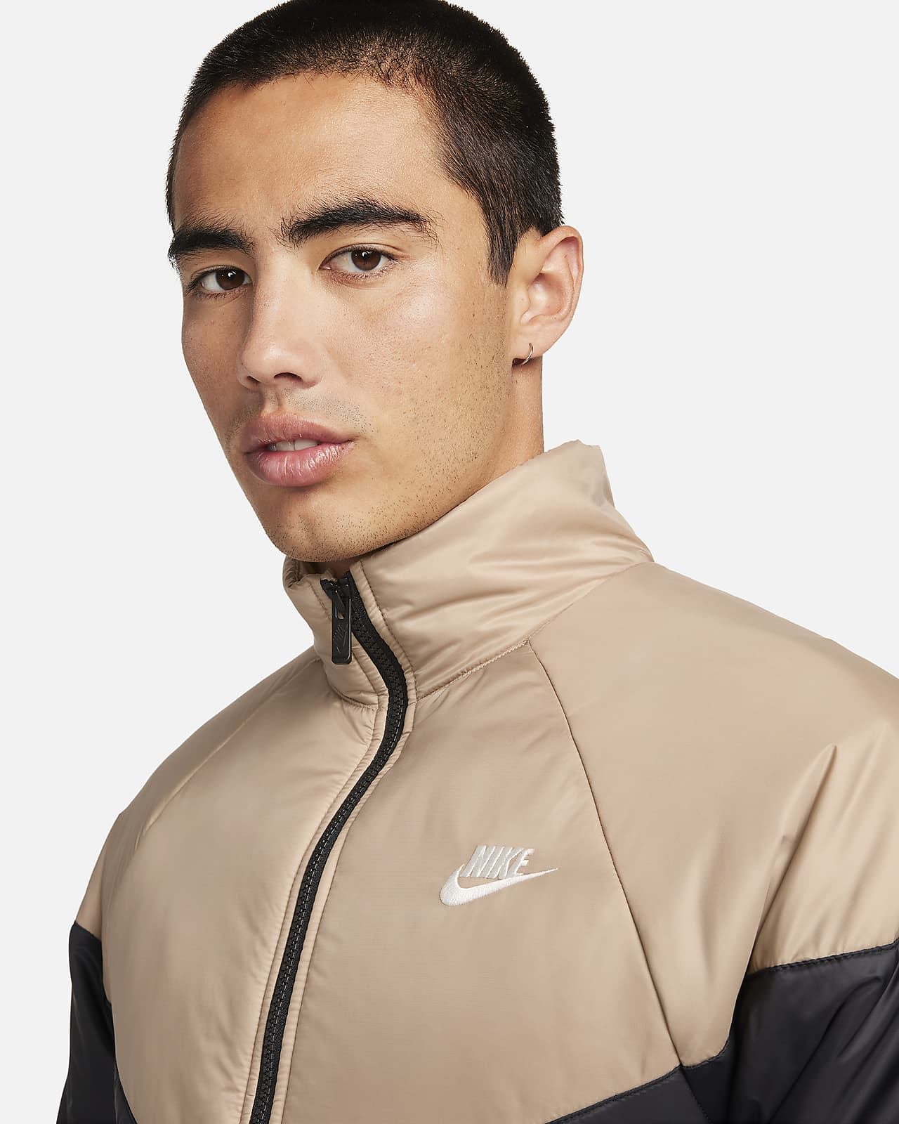 Nike Sportswear Windrunner 男款Therma-FIT 中磅數羽絨外套。Nike TW