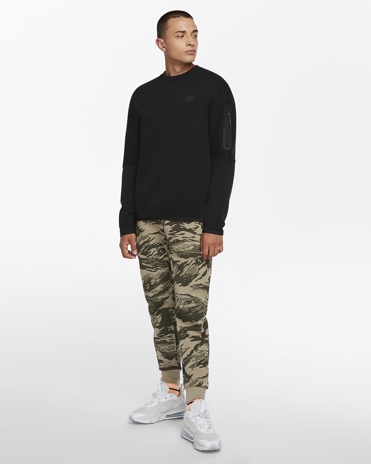 nike crew neck tech fleece
