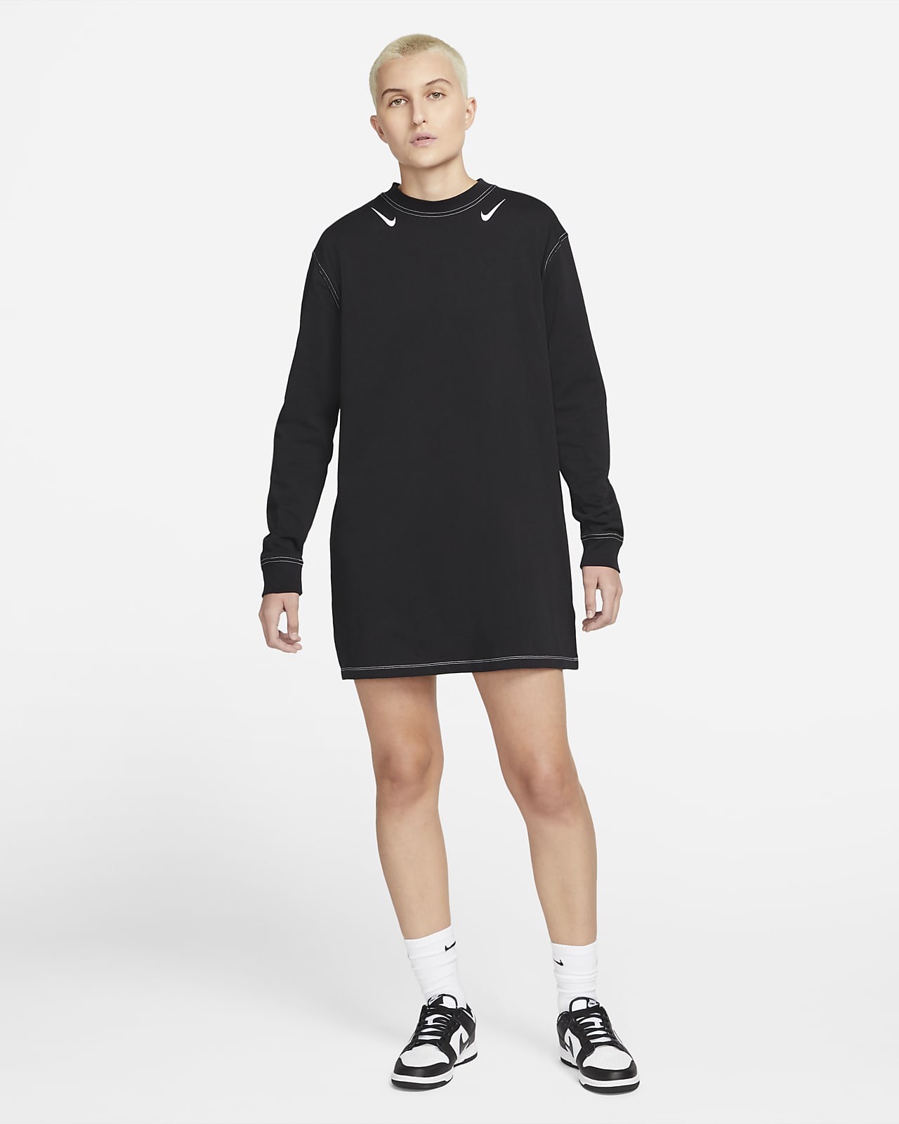 Nike Sportswear Swoosh Women's Graphic Long-Sleeved Dress. Nike AE