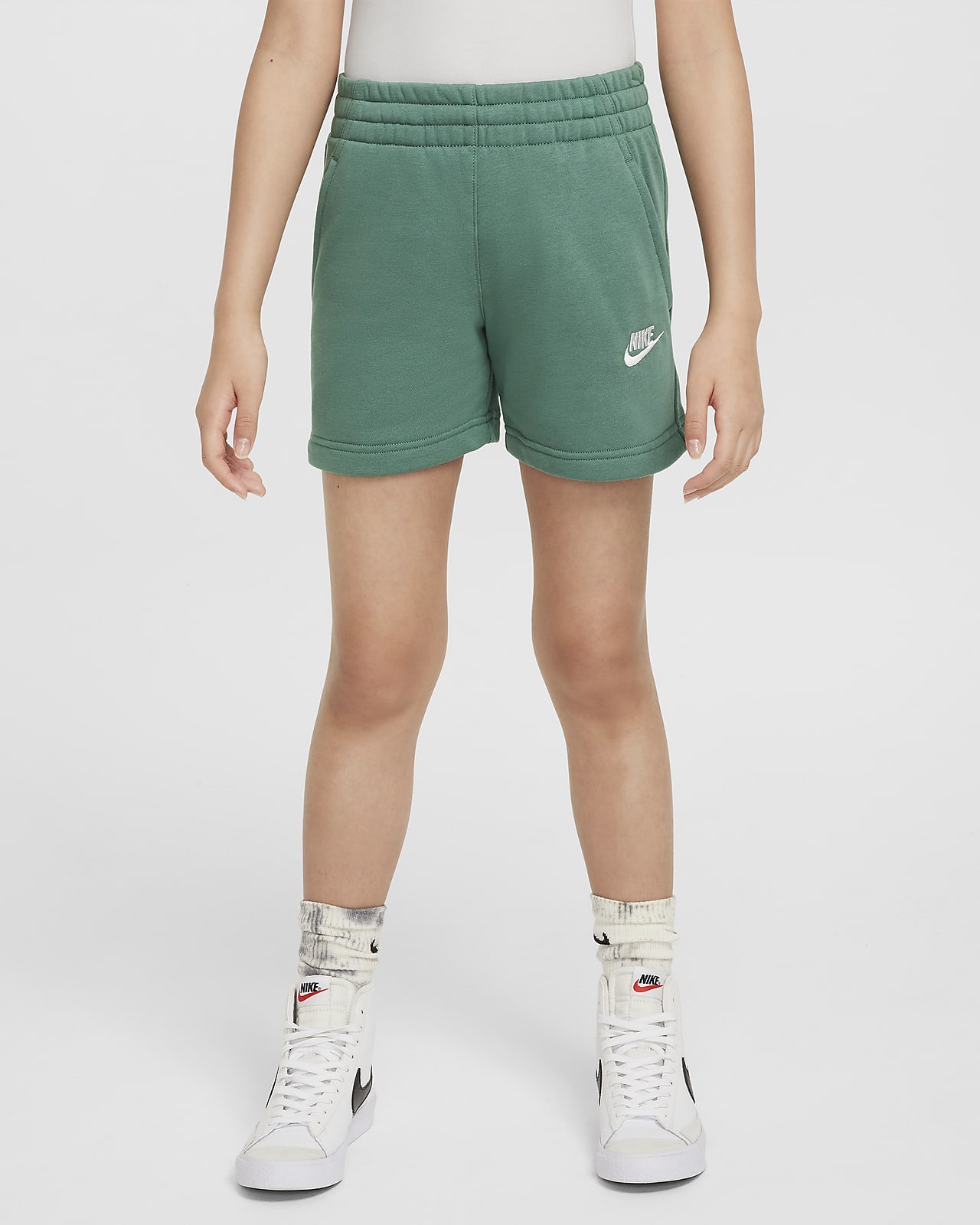Spodenki z dzianiny dresowej dla dużych dzieci (dziewcząt) Nike Sportswear Club Fleece 12,5 cm