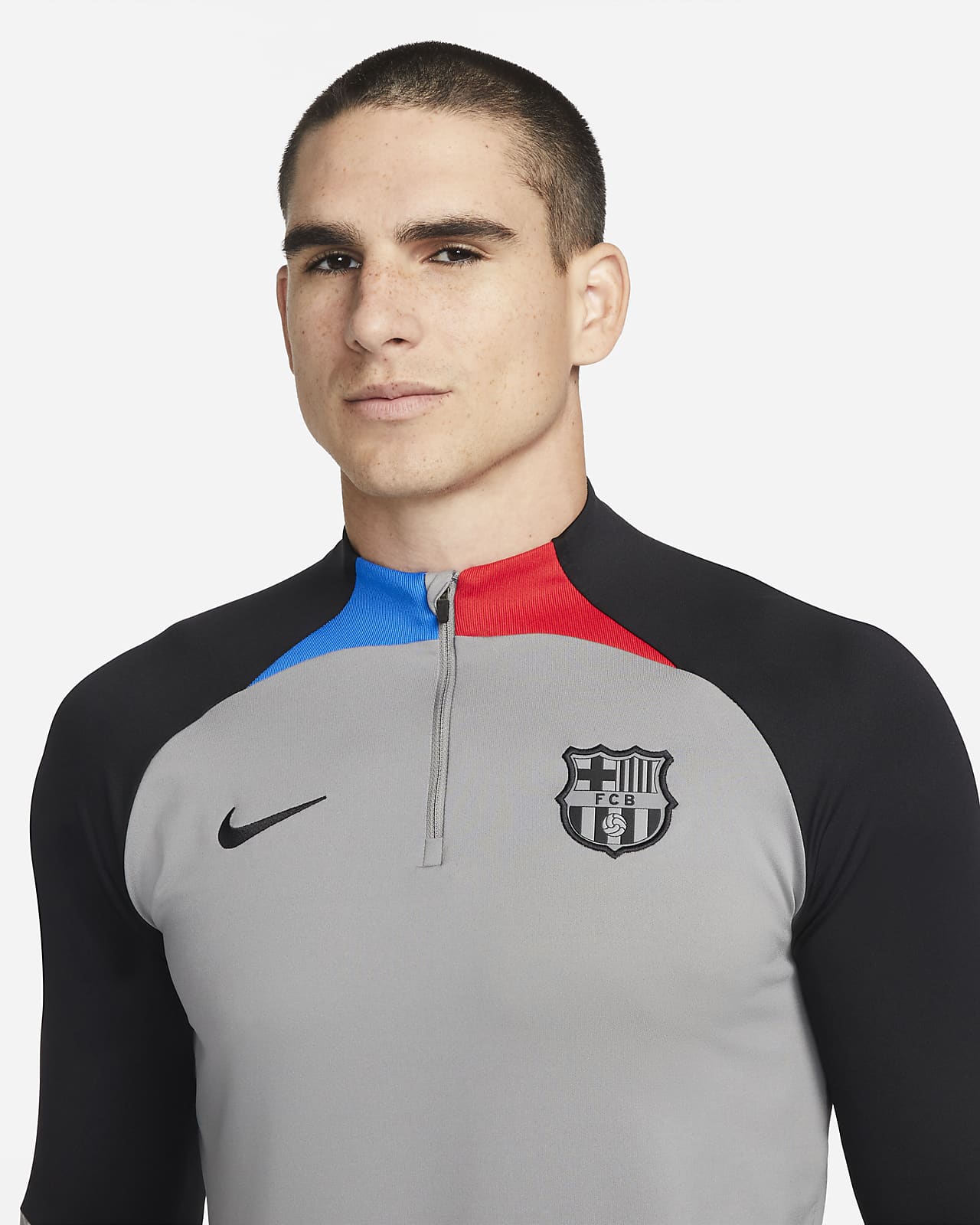 Miniatura lámpara comodidad Camiseta de entrenamiento de fútbol Nike Dri-FIT de tejido Knit para hombre  FC Barcelona Strike. Nike.com