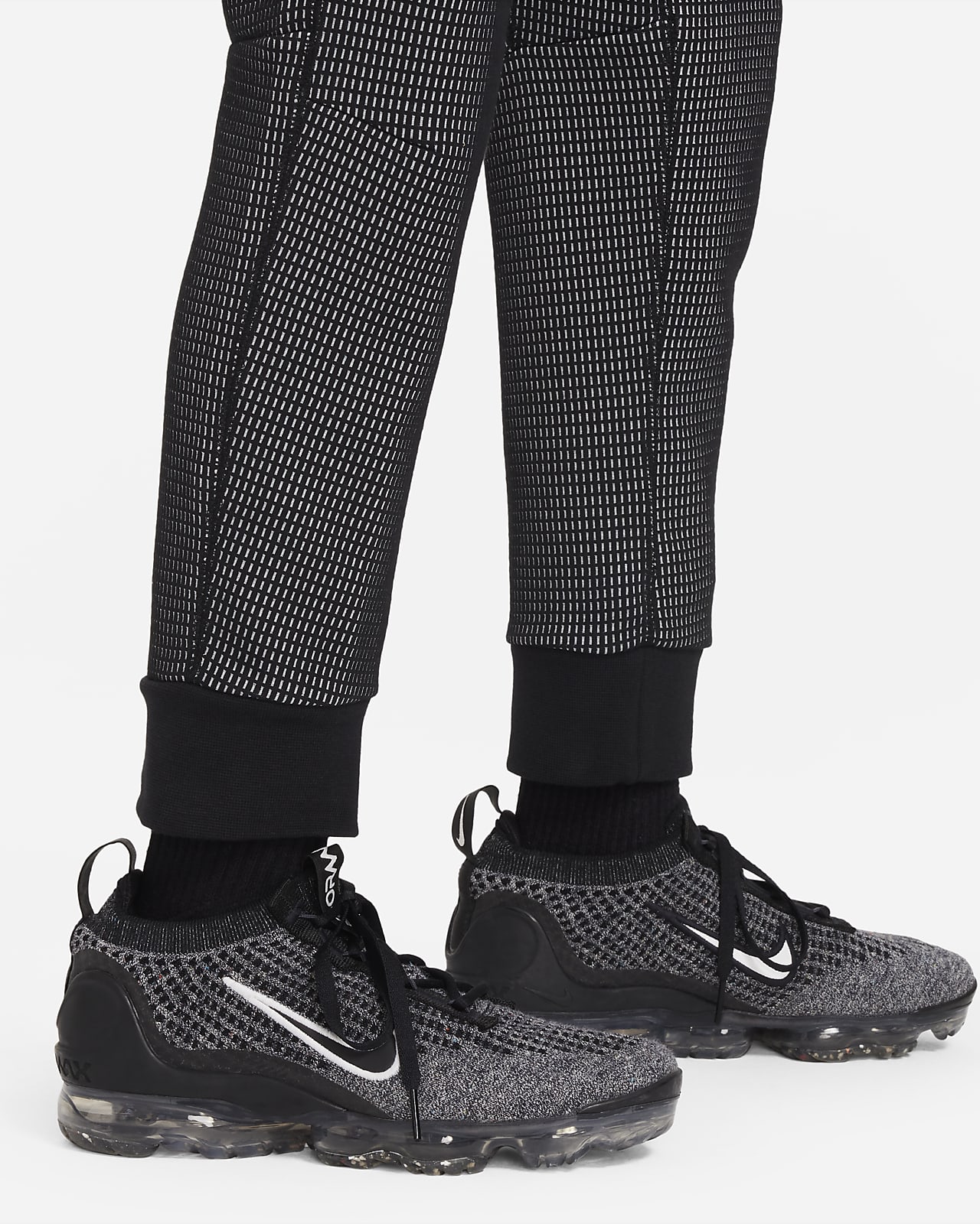 Nike Sportswear Tech Fleece Older Kids' (Boys') Winterized Trousers. Nike LU