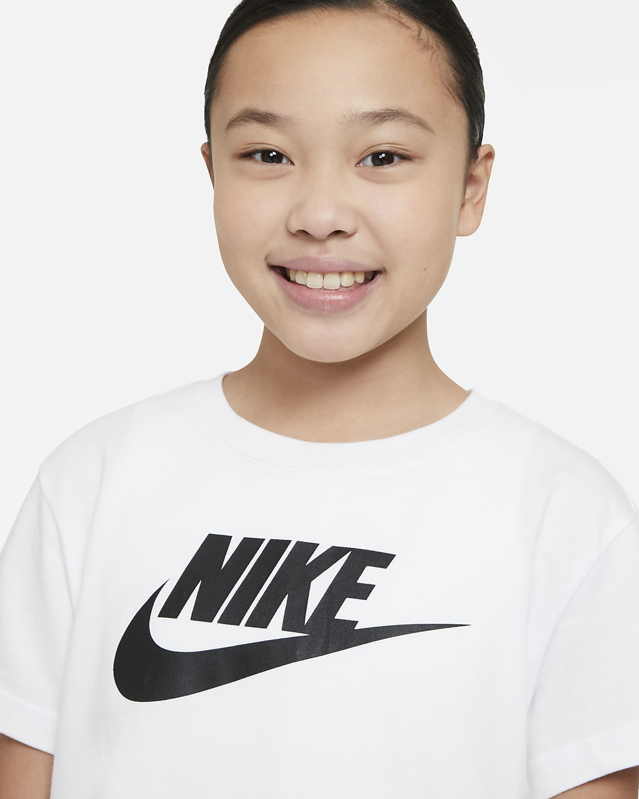 Nike Sportswear Older Kids' T-Shirt. Nike IE