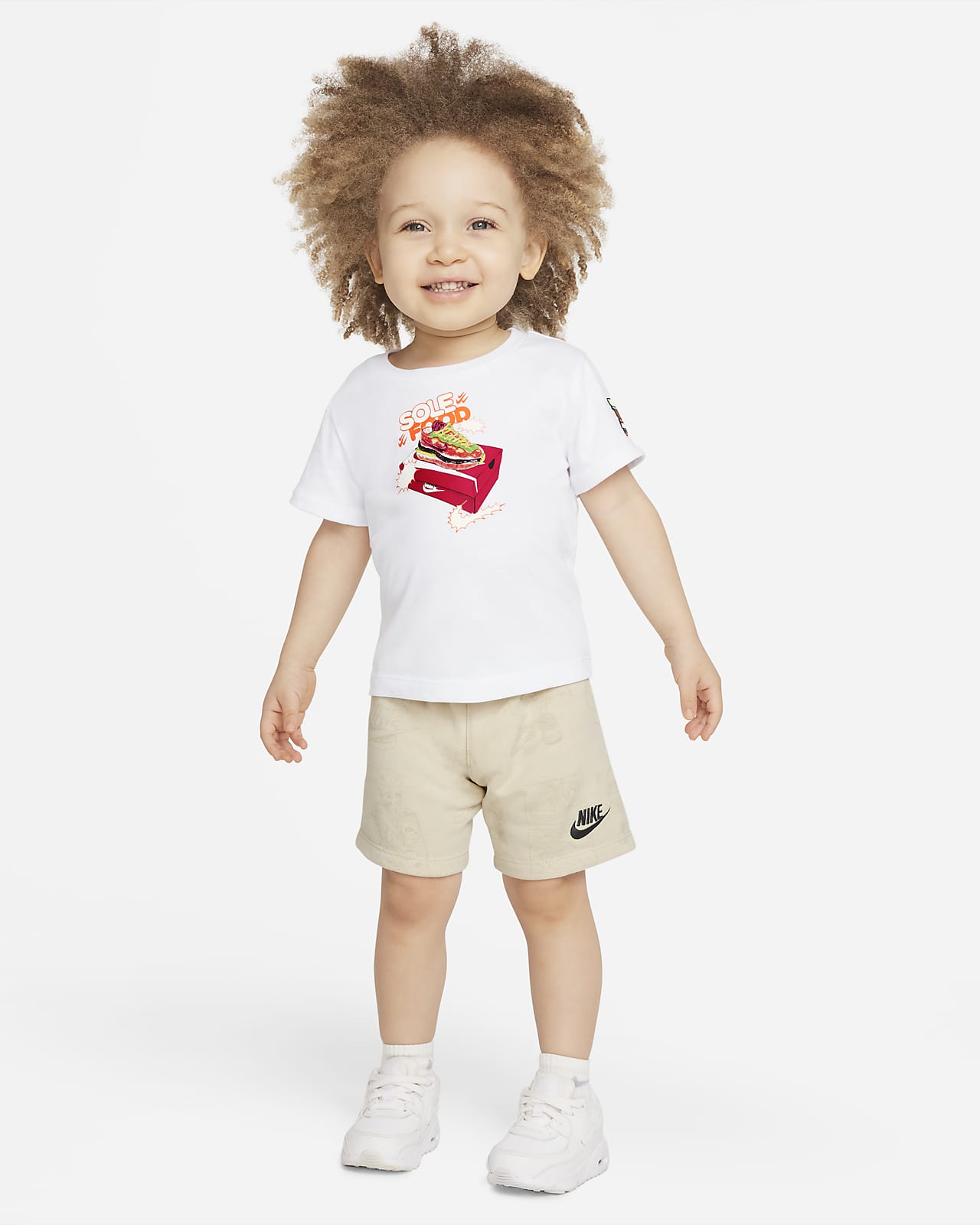 Conjunto de playera y shorts para bebé (12-24M) Nike Sportswear