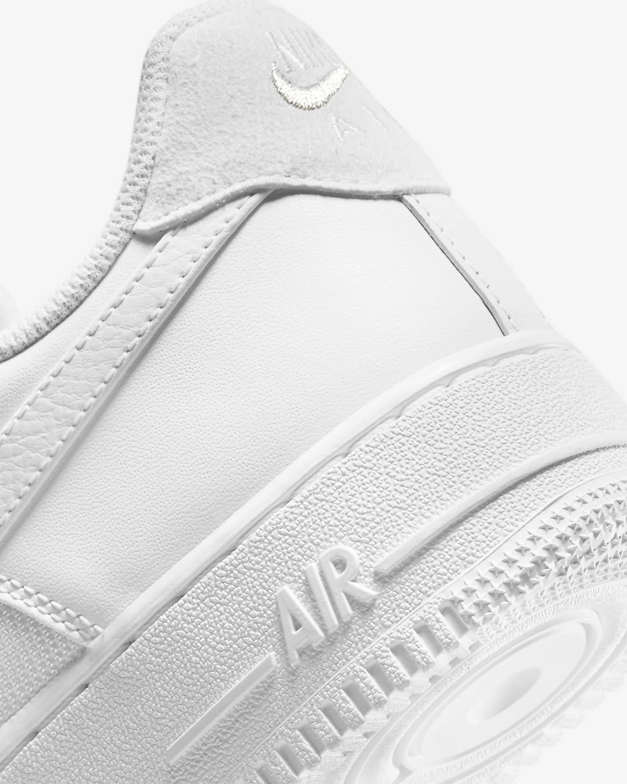 Nike Air Force 1 &07 LV8 - White