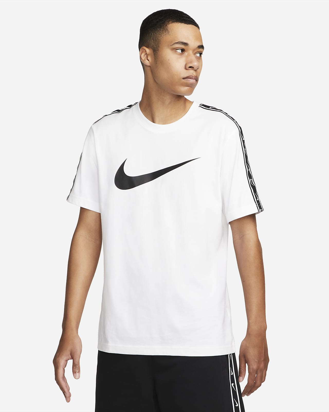 Nike Sportswear Repeat T-shirt voor heren. Nike BE
