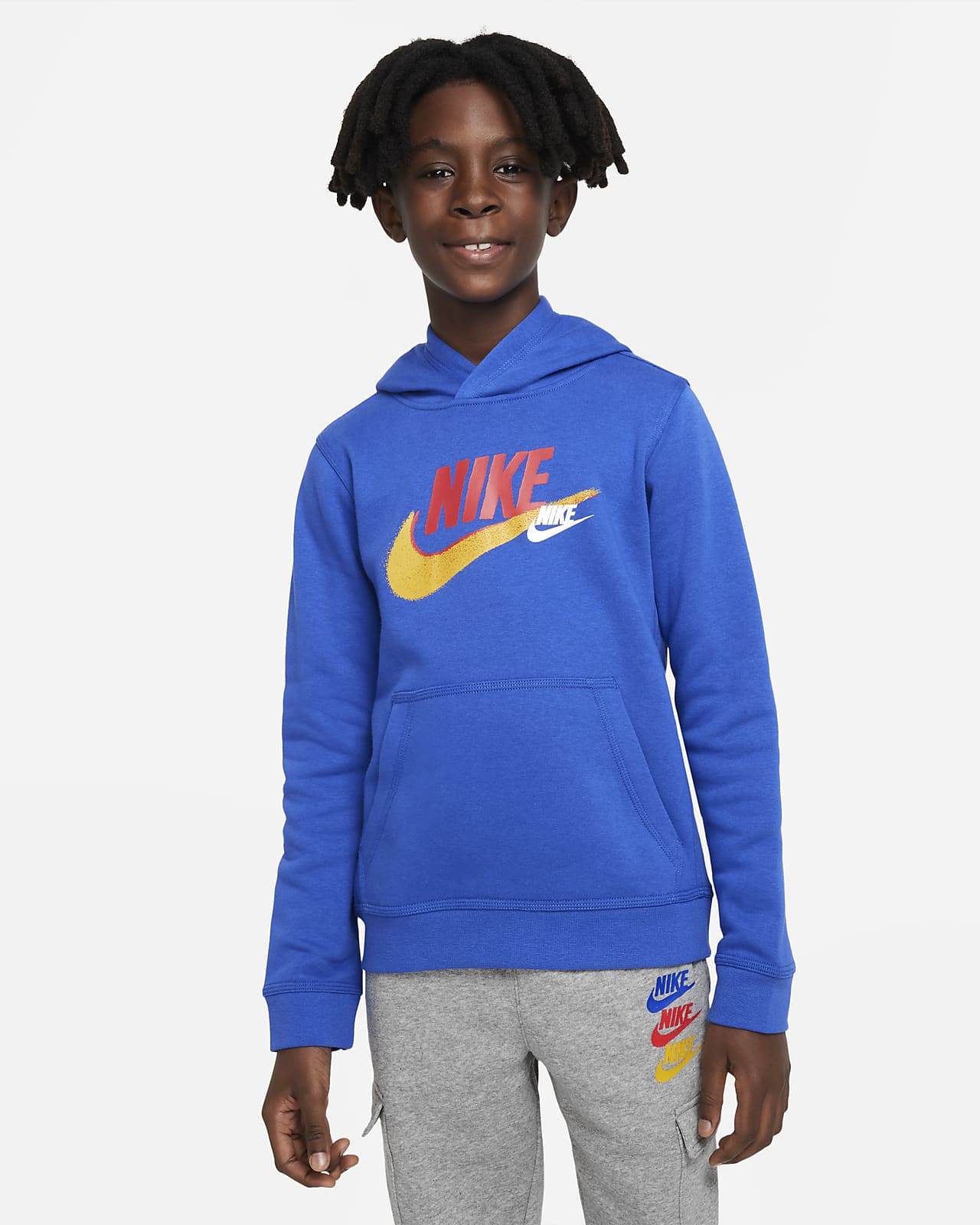 Nike Sportswear Standard Issue Fleecehoodie voor jongens. Nike NL