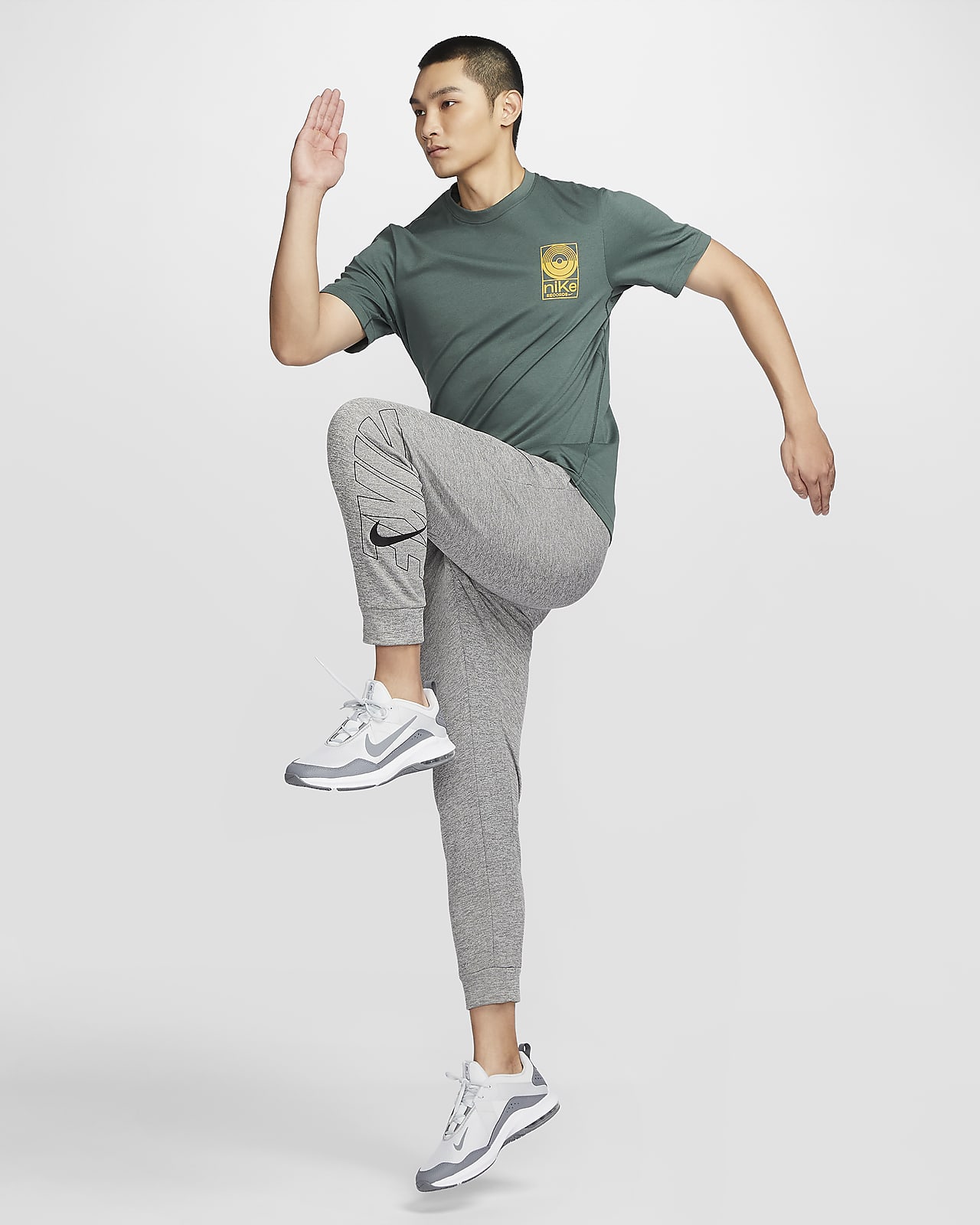 NIKE公式】ナイキ プライマリー スタジオ '72 メンズ Dri-FIT ショート