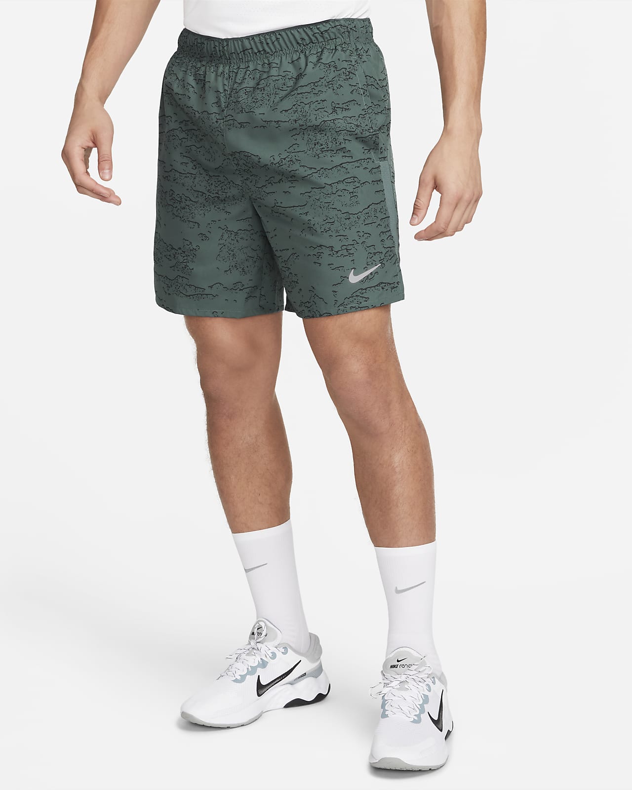 Respectivamente patinar televisor Shorts de running con ropa interior integrada de 18 cm para hombre Nike  Dri-FIT Run Division Challenger. Nike.com