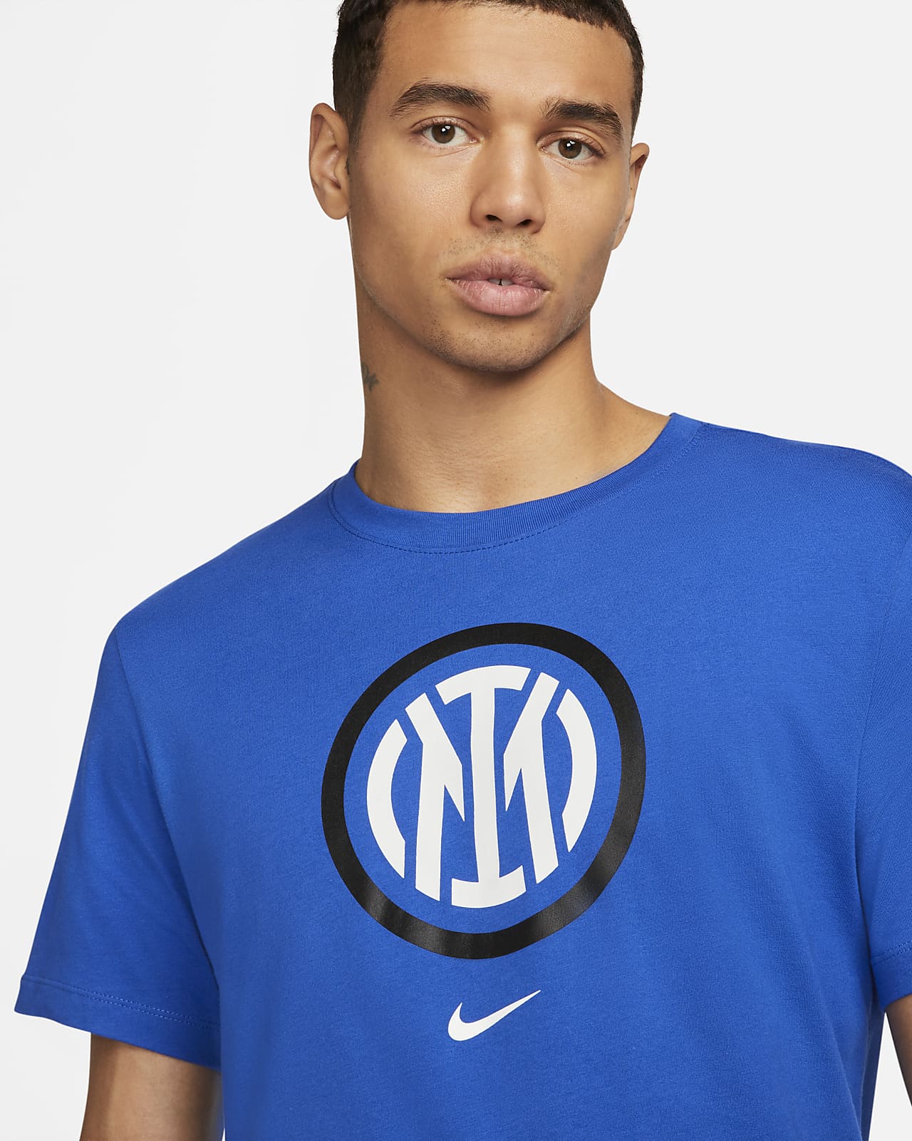 Inter Milan Crest Men's Football TShirt. Nike AE