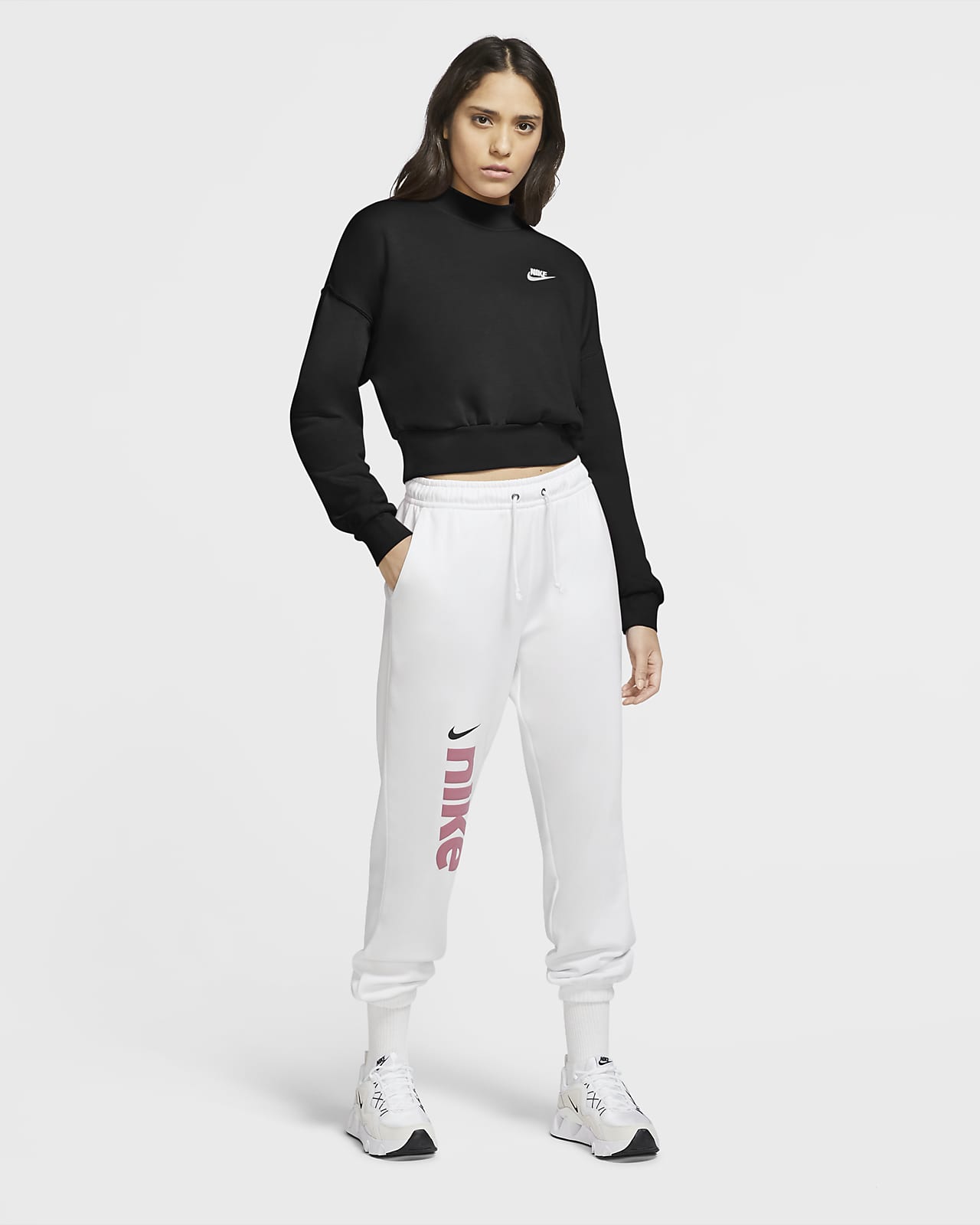 Nike Sportswear Essential fleeceoverdel til dame. Nike NO Nike Sportswear Essential fleecegenser til dame. Nike NO