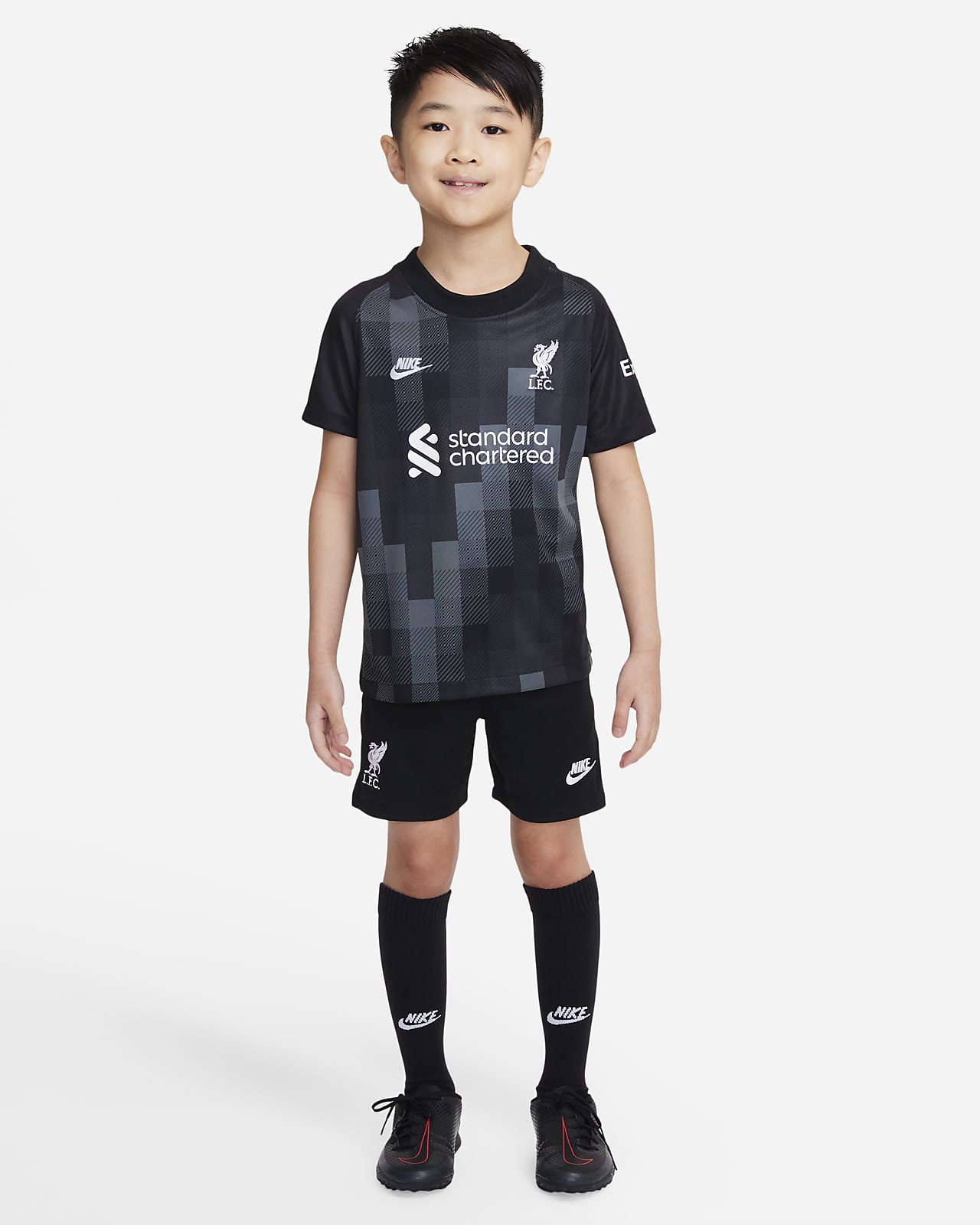 Liverpool F.C. 2021/22 Goalkeeper Younger Kids' Football Kit. Nike PT