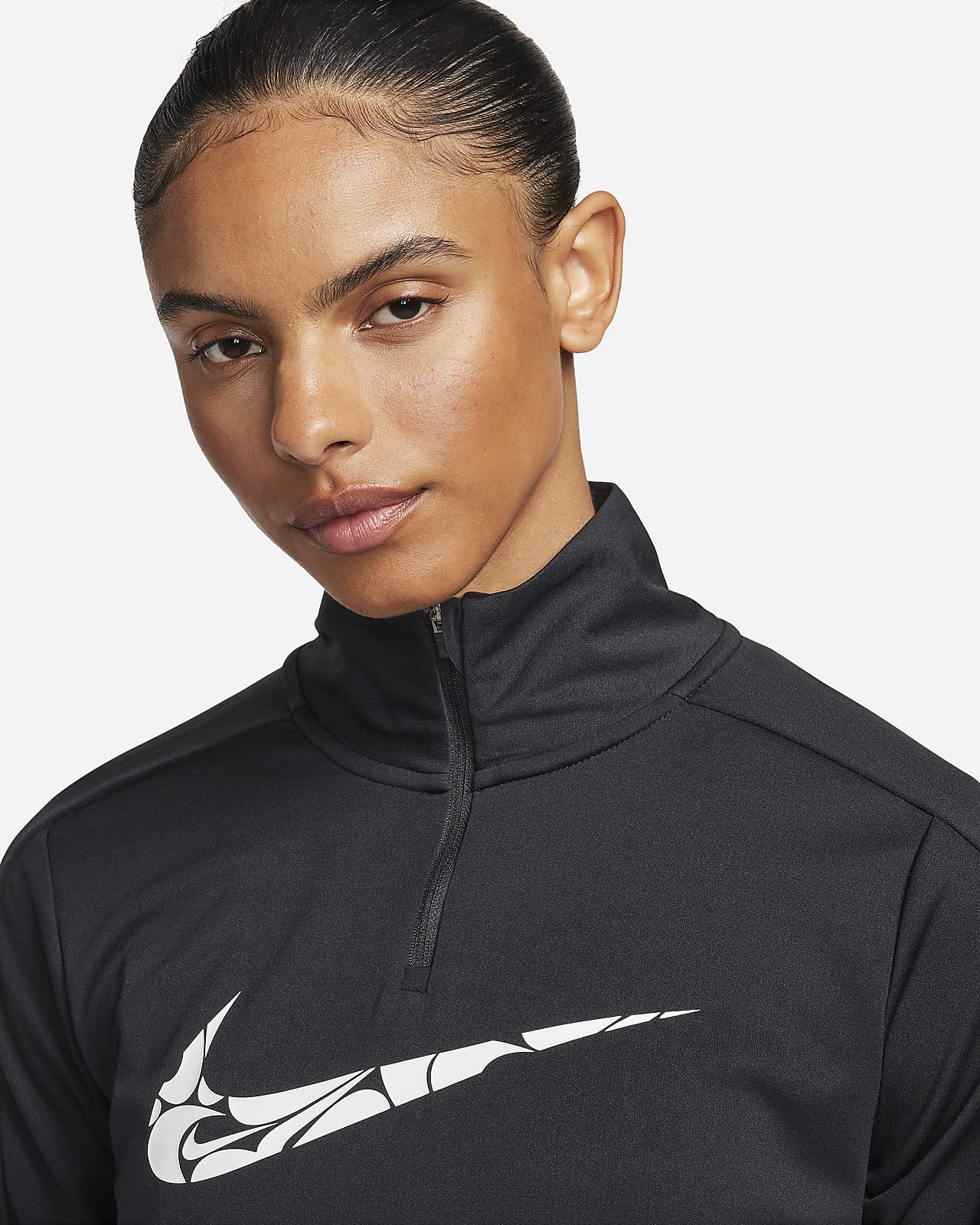 Vêtement deuxième couche Dri-FIT à 1/4 de zip Nike Swoosh pour femme