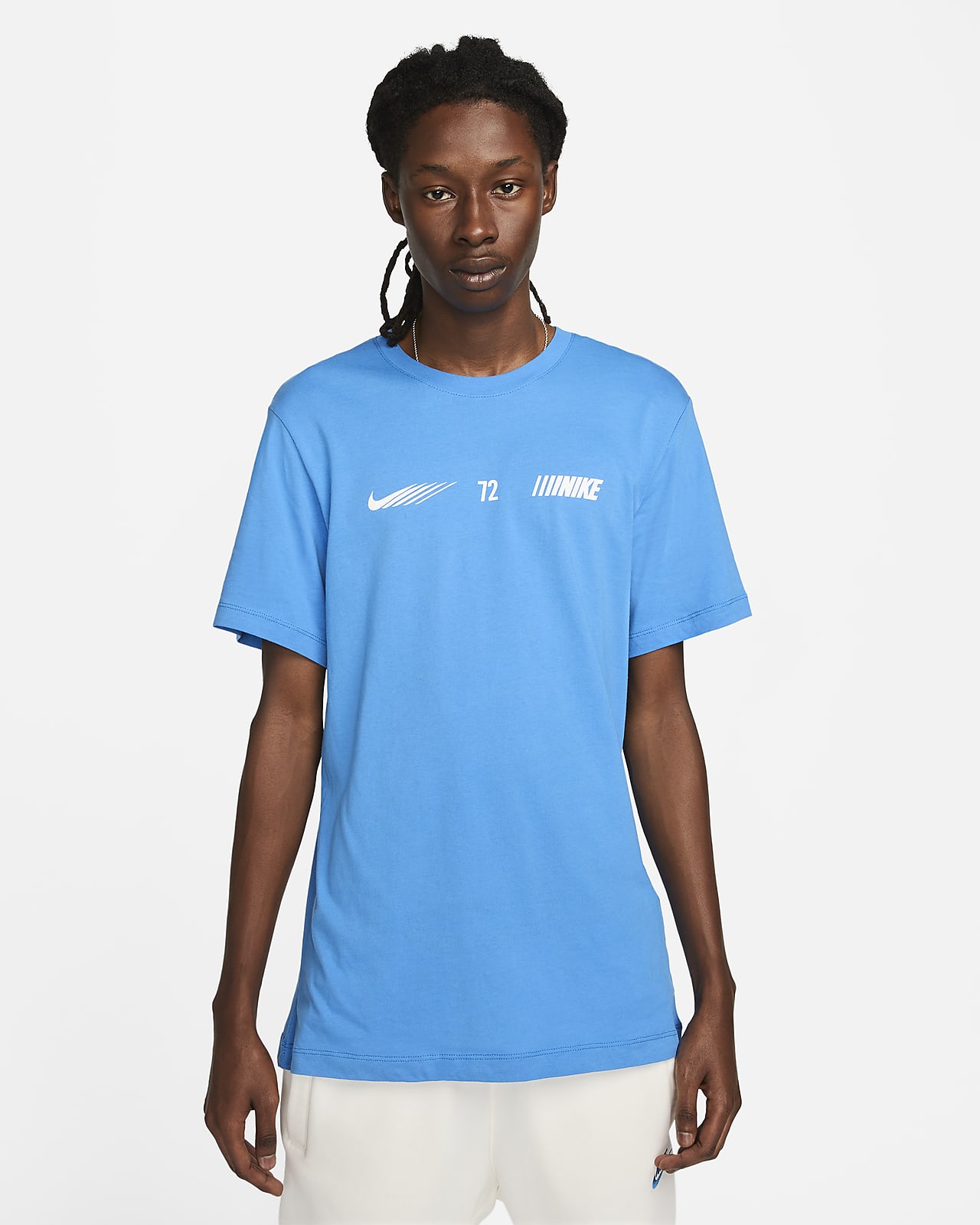 Nike Sportswear Standard Issue Erkek Tişörtü