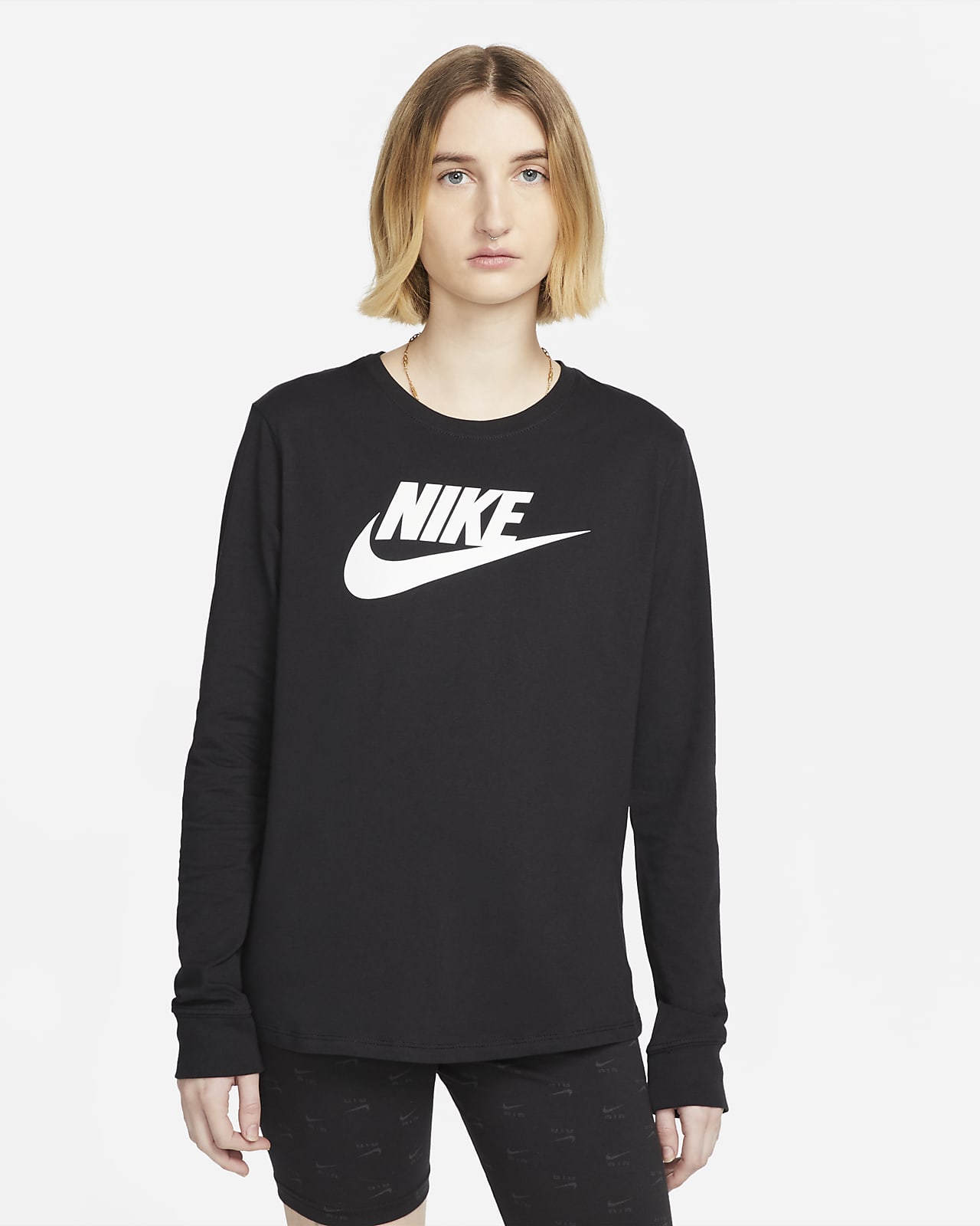 Langærmet Essentials-logo-T-shirt til kvinder. Nike DK