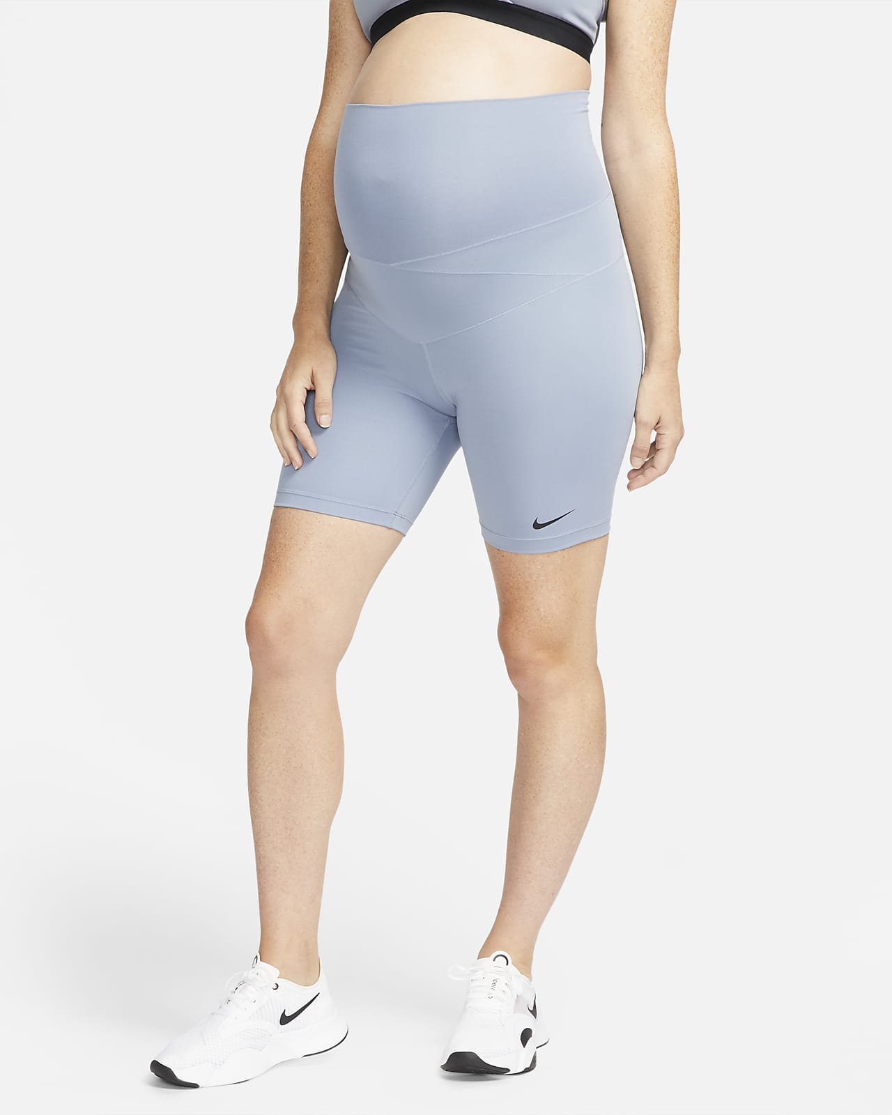 Nike One (M) Dri-FIT Damesshorts van 18 cm (zwangerschapskleding)