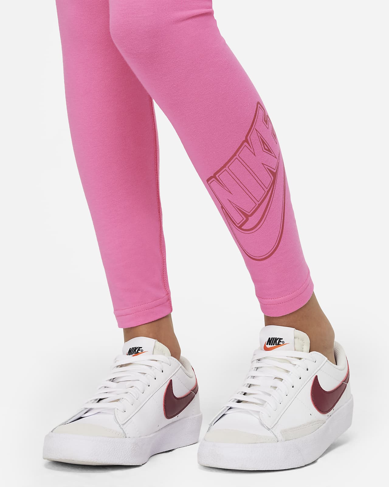 Nike Sportswear Favourites Older Kids' (Girls') Graphic Leggings. Nike IE
