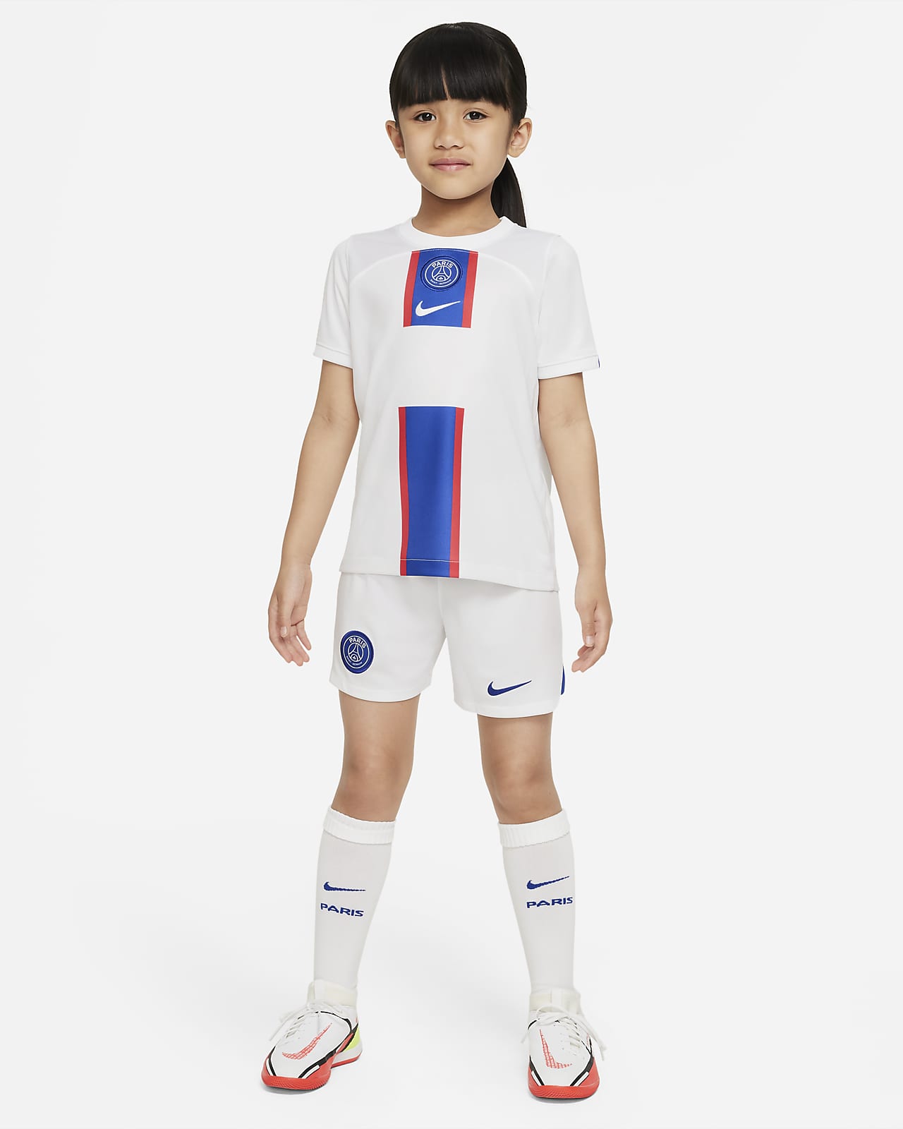 Paris Saint-Germain 2022/23 Third Younger Kids' Nike Football Kit. Nike AE