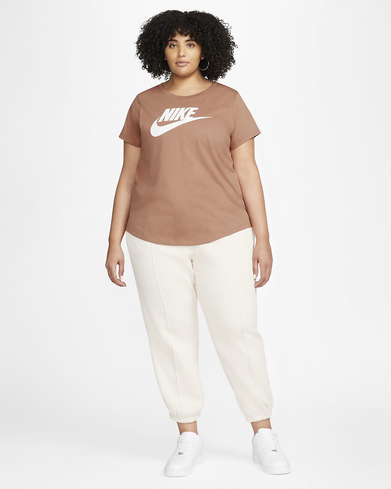 Playera para mujer (talla grande) Nike Sportswear Essential. Nike.com