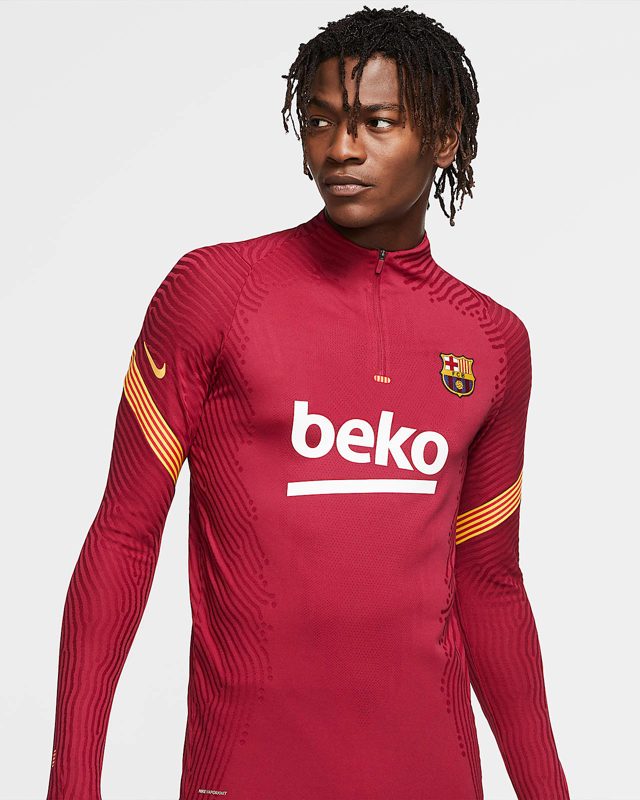 rose gold nike tennis shoes