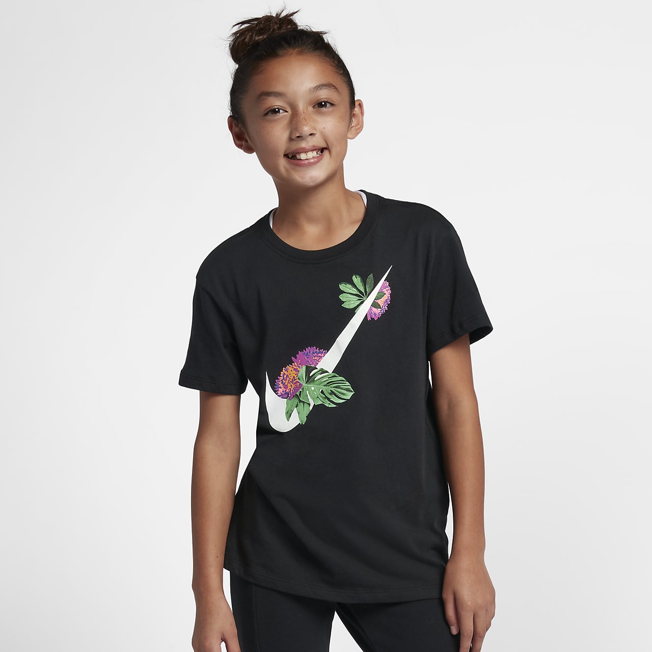 Nike Sportswear Older Kids' (Girls') Swoosh T-Shirt