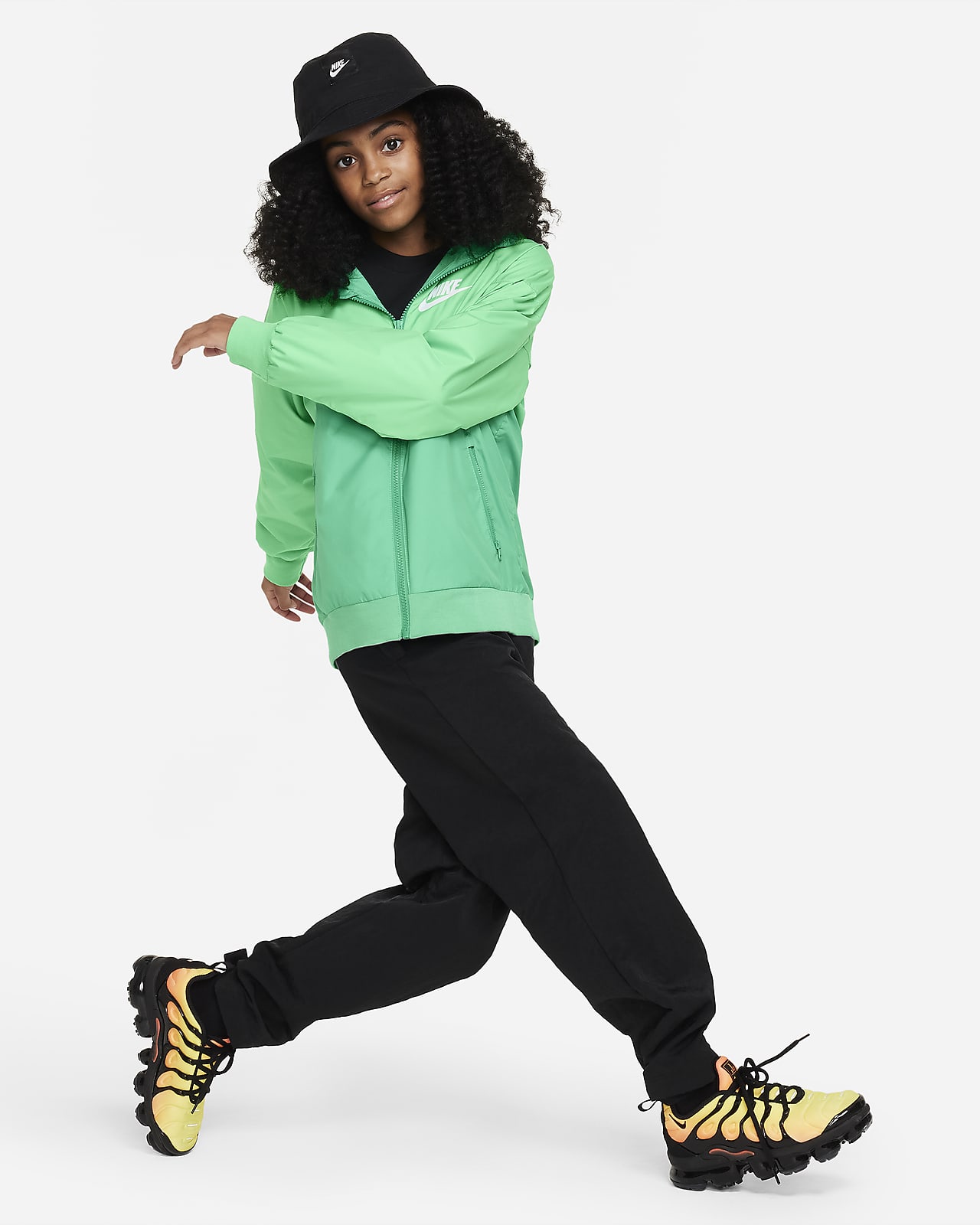  Nike Boy's Sportswear Windrunner Hooded Jacket (Little