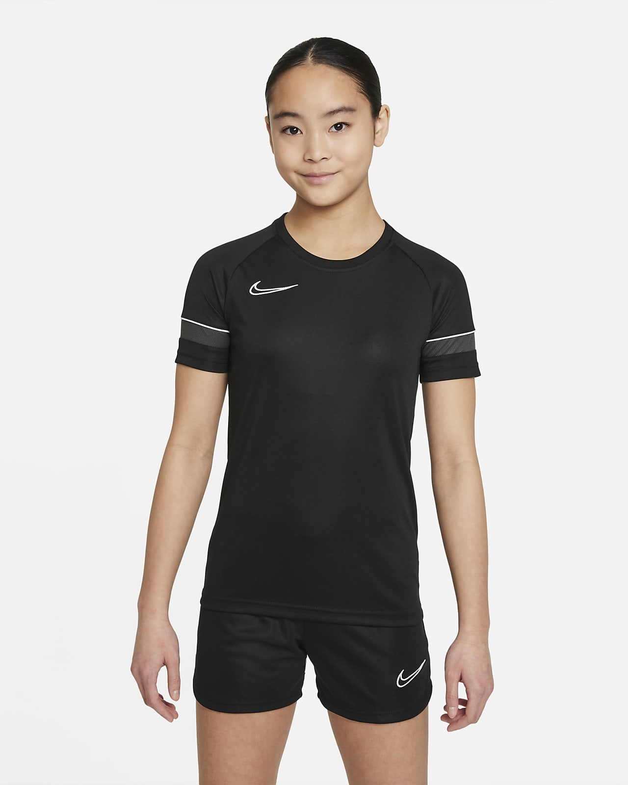 Agotar puramente Cuerda Playera de fútbol de manga corta para niños talla grande Nike Dri-FIT  Academy. Nike MX