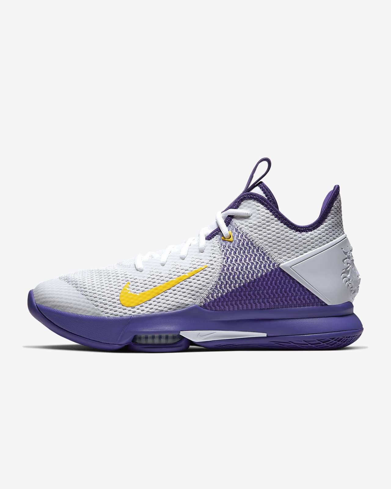 LeBron Witness 4 Basketball Shoe. Nike GB