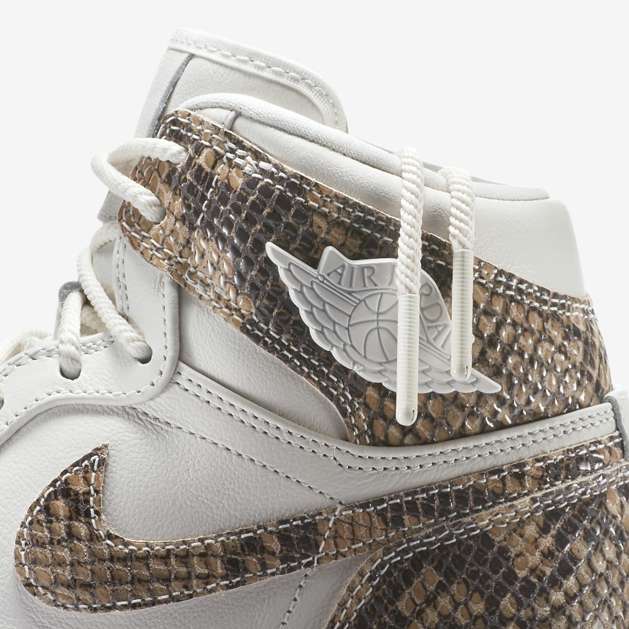Air Jordan 1 Retro High Premium Women's Shoe. Nike VN