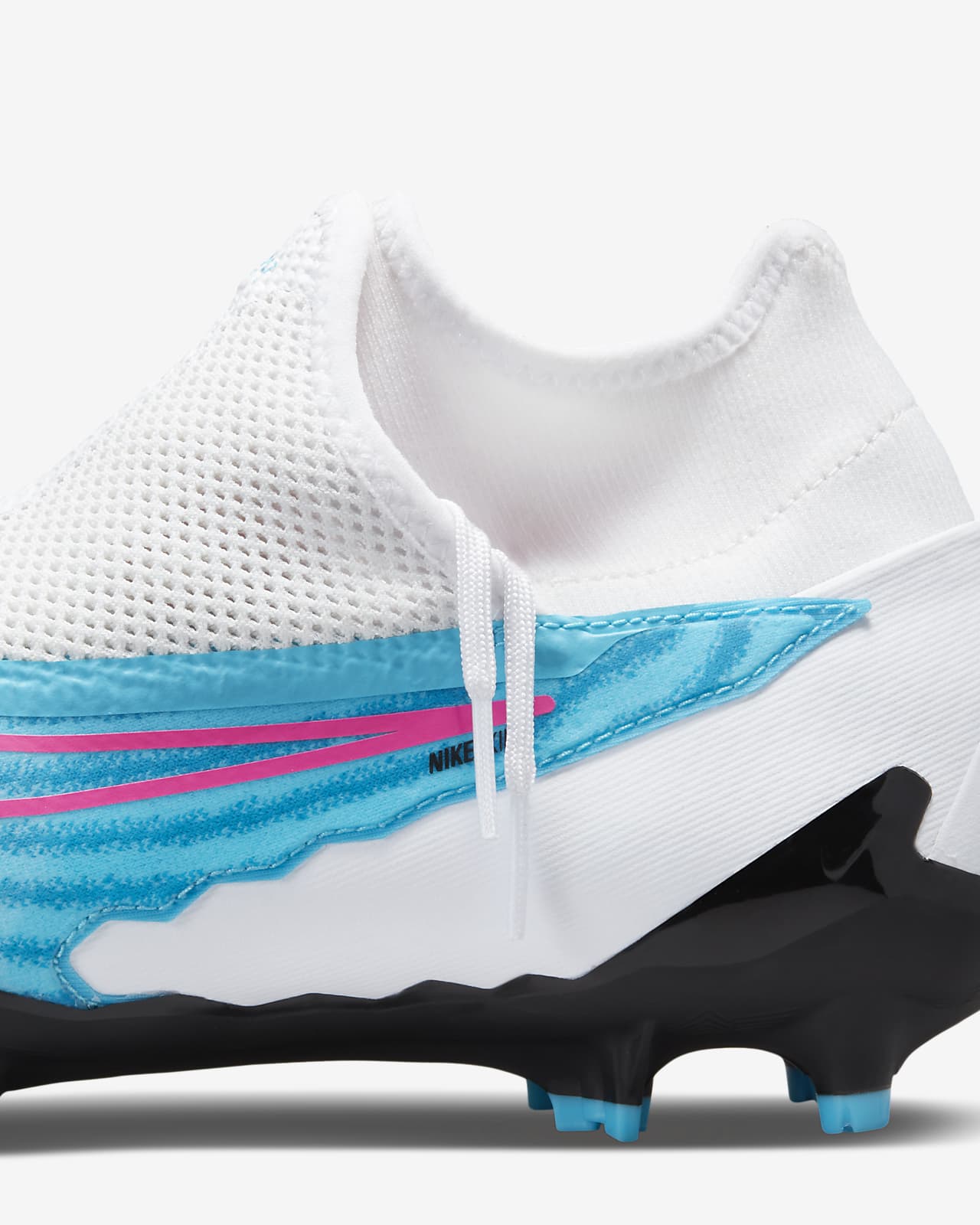 Nike Phantom GX Pro Dynamic Fit FG Voetbalschoenen (stevige ondergrond).  Nike BE