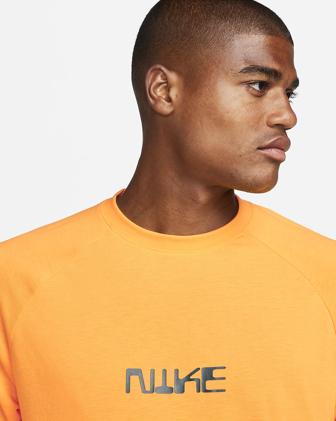 Playera de manga corta deals