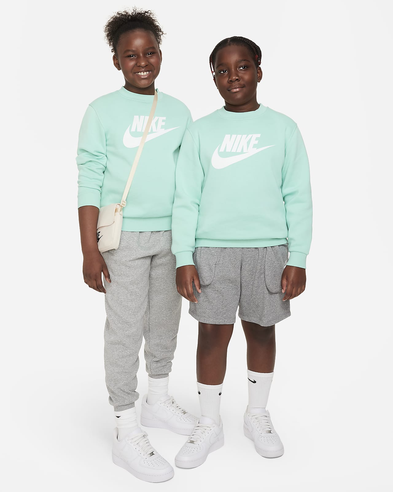Fleece Sweatshirt (Extended Club Kids\' Big Sportswear Nike Size).