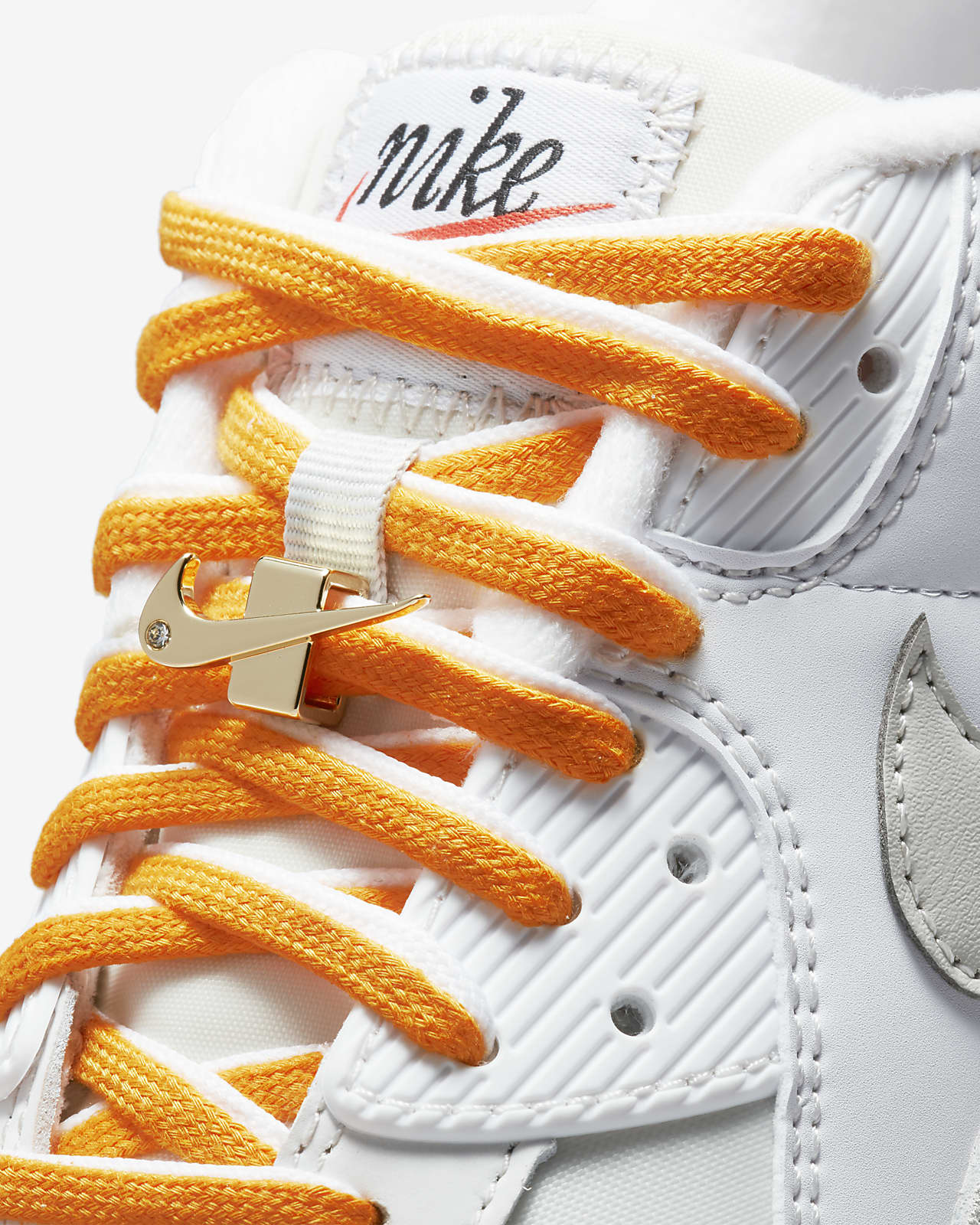 Nike Air Max 90 SE Women's Shoe. Nike BE
