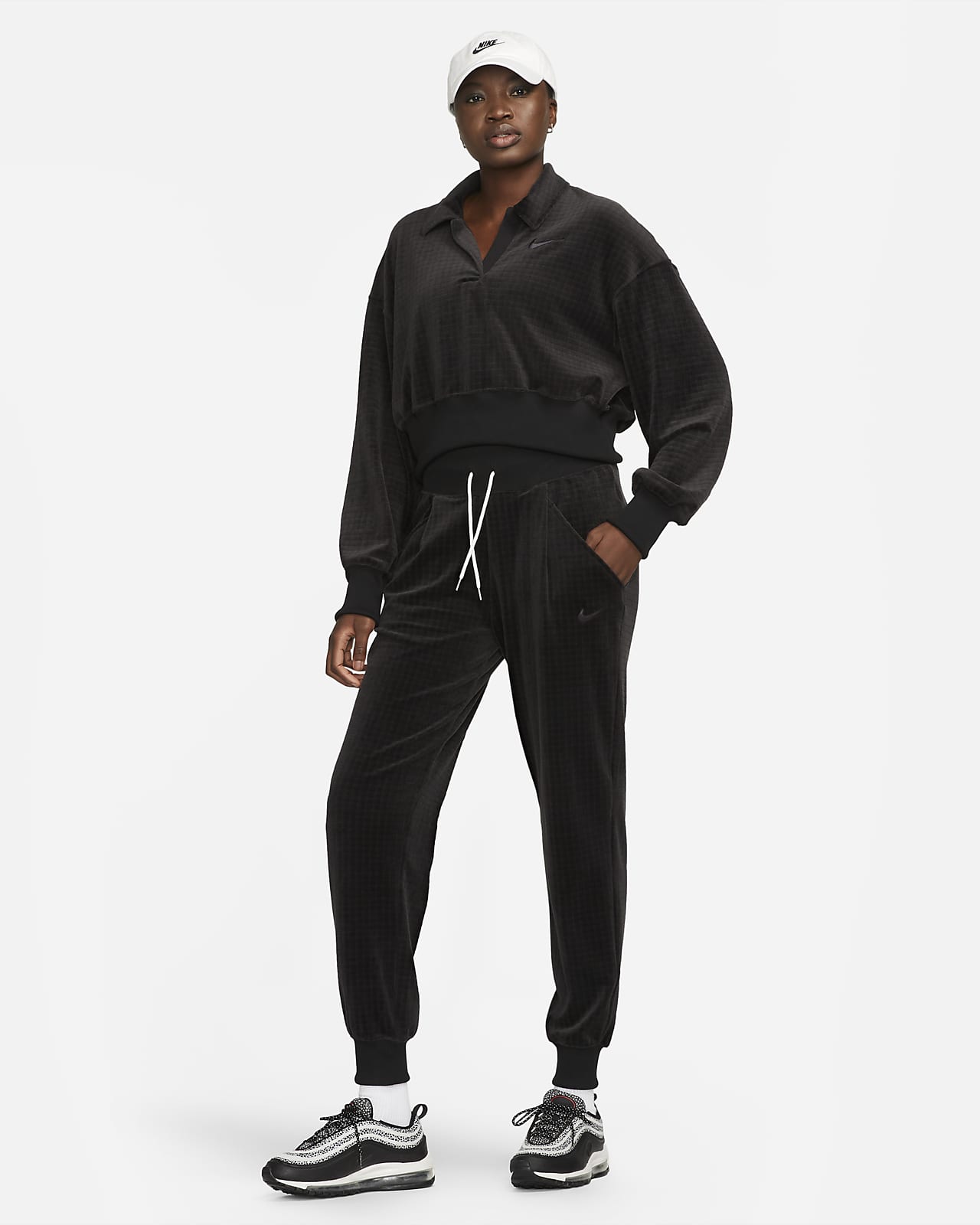 Nike Sportswear Heritage Women's Velour Joggers : : Clothing,  Shoes & Accessories