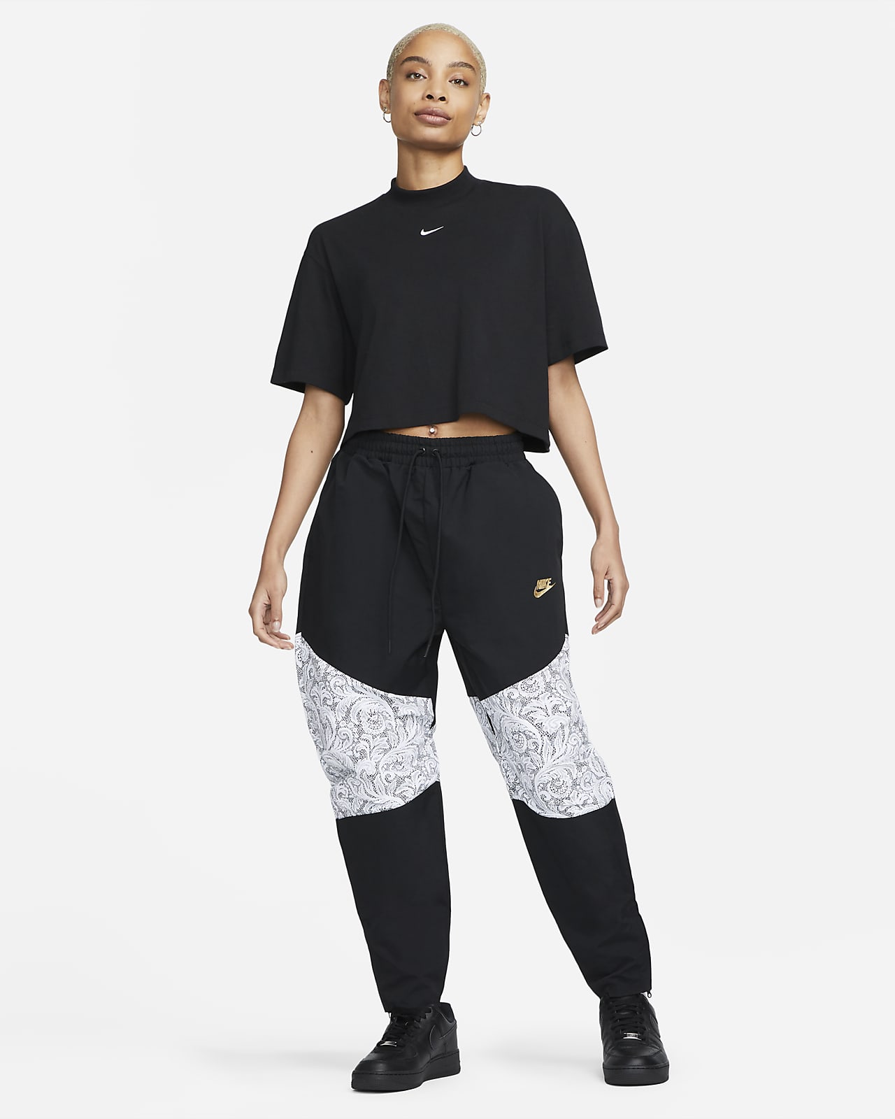 Serena Williams Design Crew Women's Woven Trousers. Nike DK