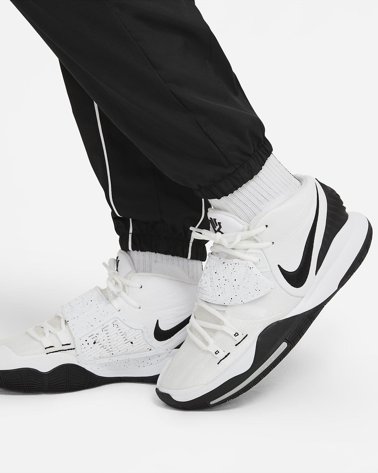 chaussure nike swoosh