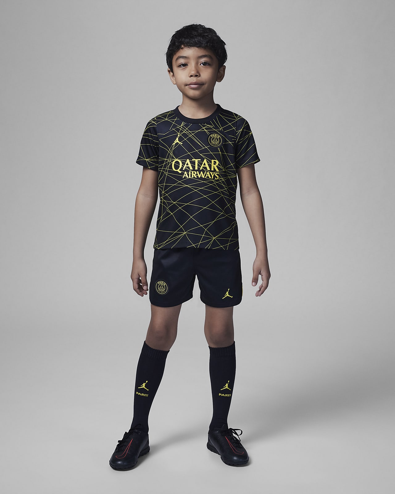 Paris Saint-Germain 2022/23 Fourth dreiteiliges Jordan Dri-FIT-Set für jüngere Kinder