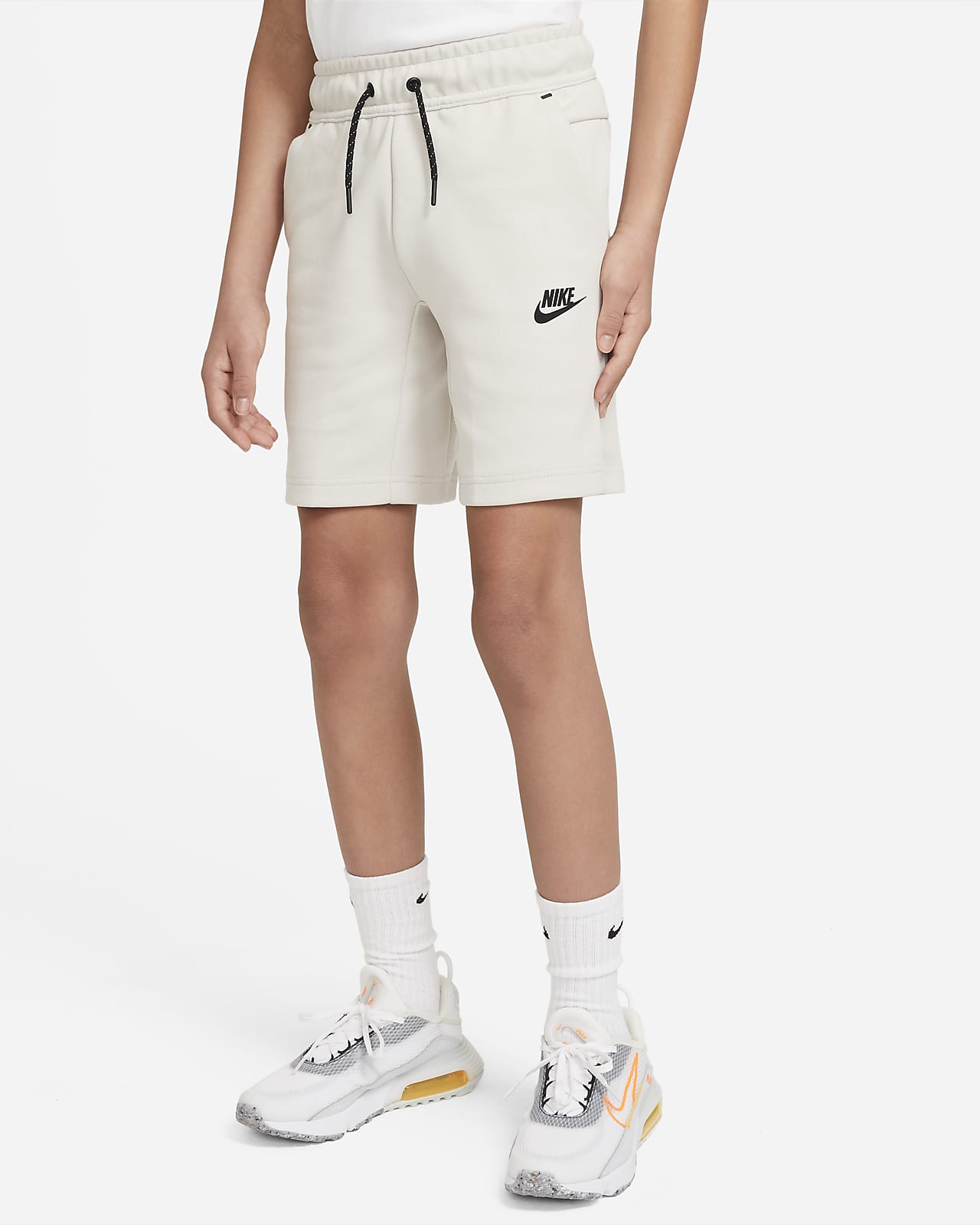 Nike Sportswear Tech Fleece shorts for store barn (gutt)