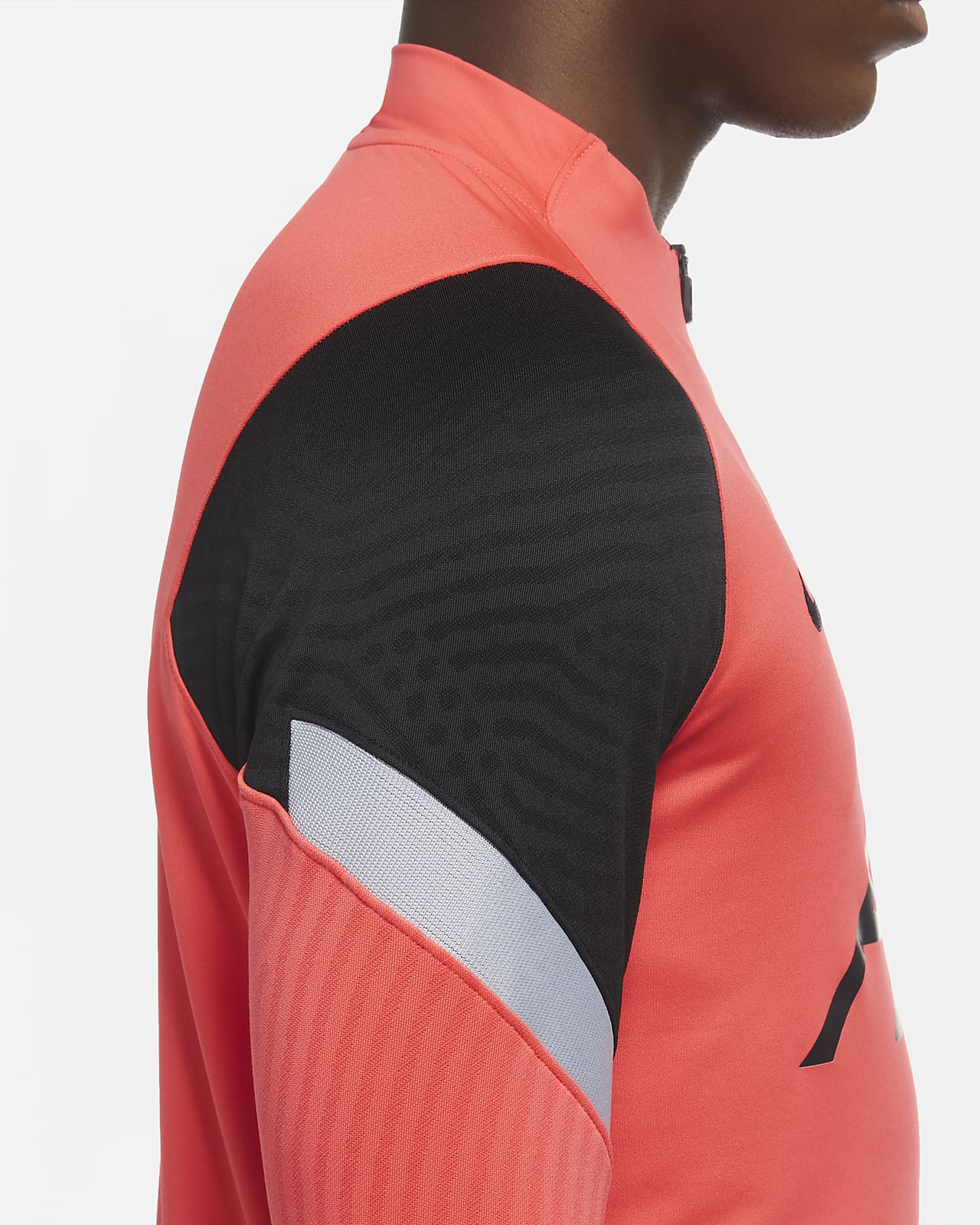 The top has a quarter zip fastening which allows you to adjust ventilation, while the team crest allows you to cheer on the reds with pride and the. Nike Liverpool Fc Strike Drill Top : Liverpool F C Strike Men S Football Drill Top Nike Fi