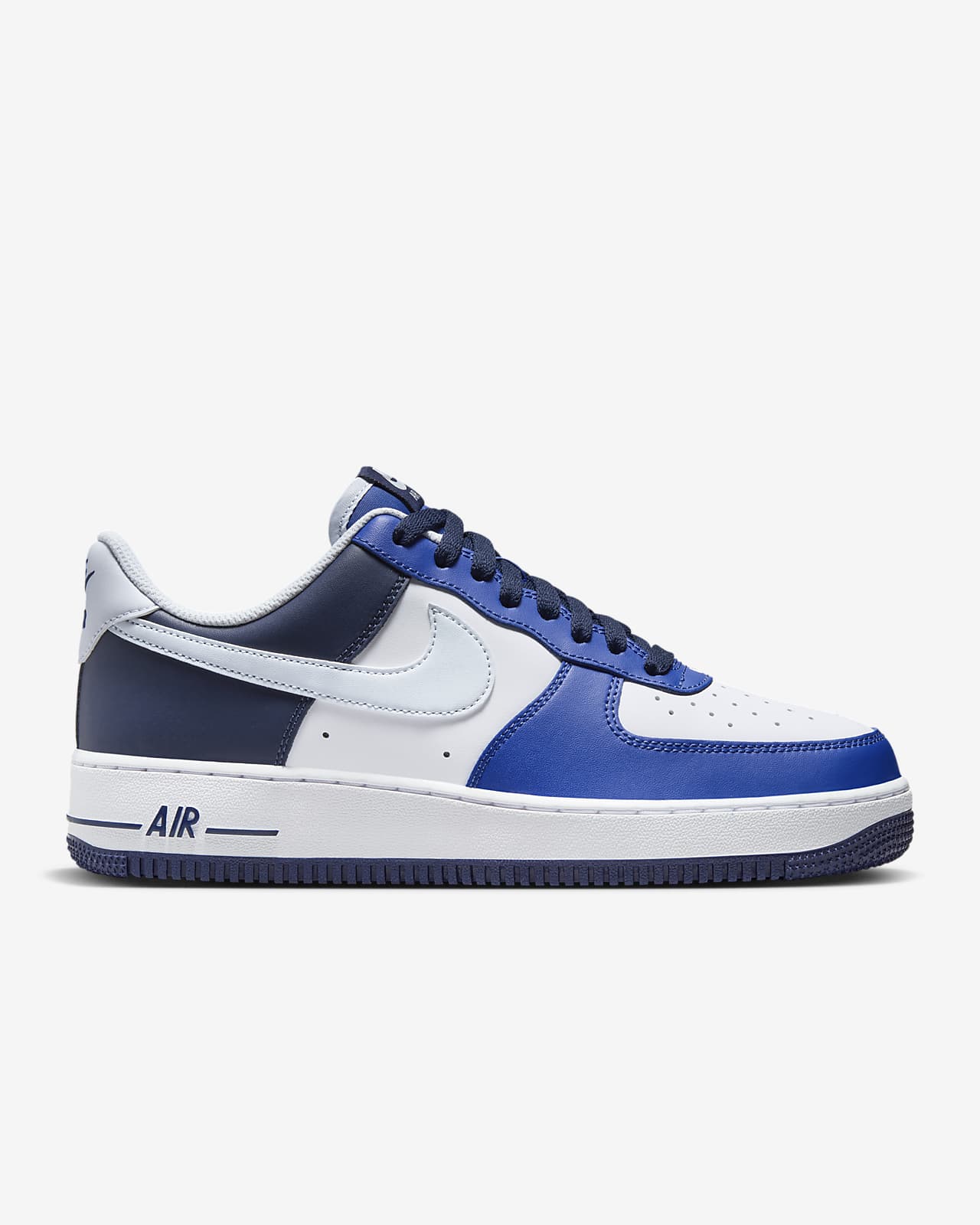 De 'air force outlet 1 '07 lv8 utility