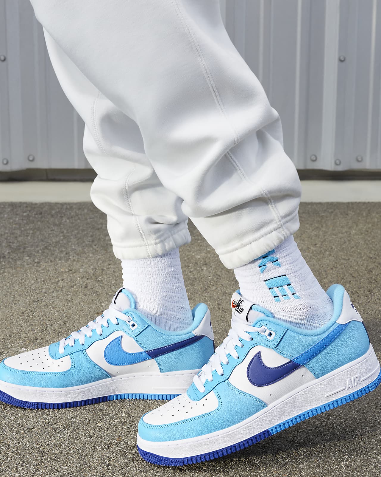 NIKE◇AIR FORCE 1 07 LV8_エア フォース ワン 07 LV8 26cm WHT 年末の