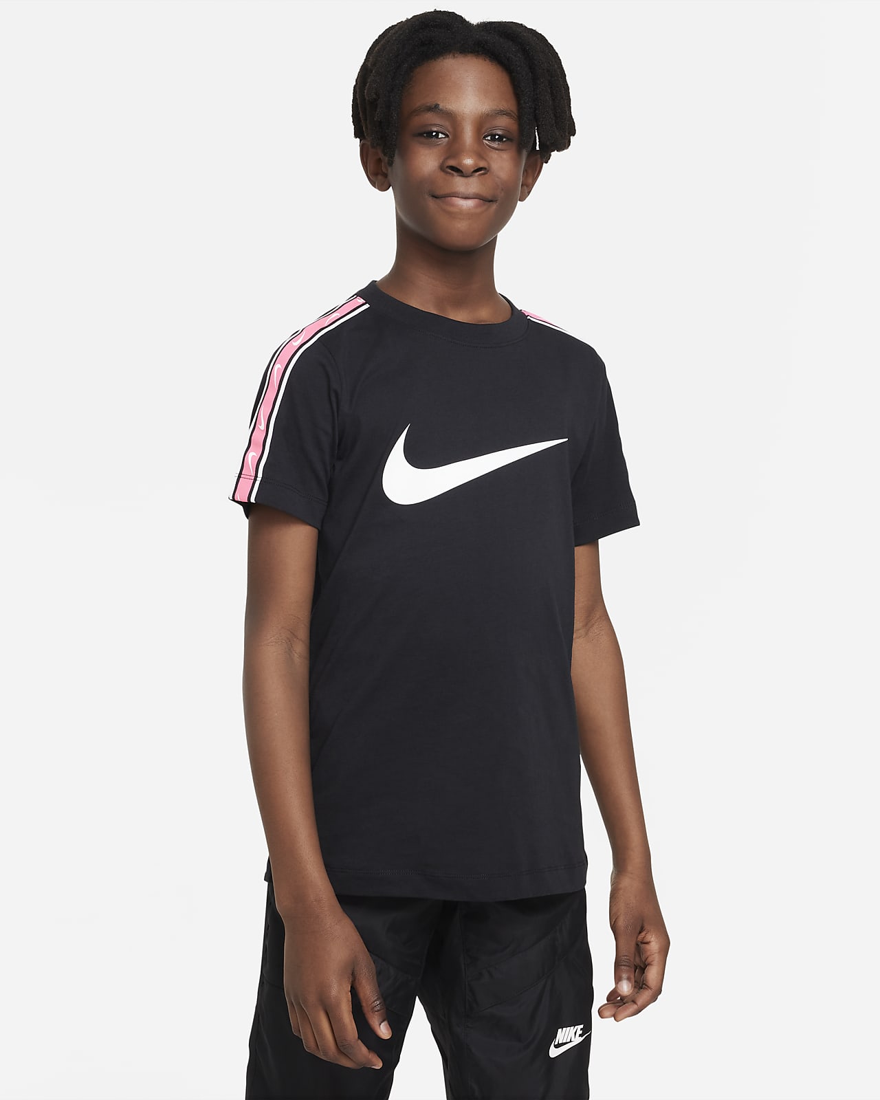 Nike Sportswear Repeat Older Kids' (Boys') T-Shirt. Nike CZ