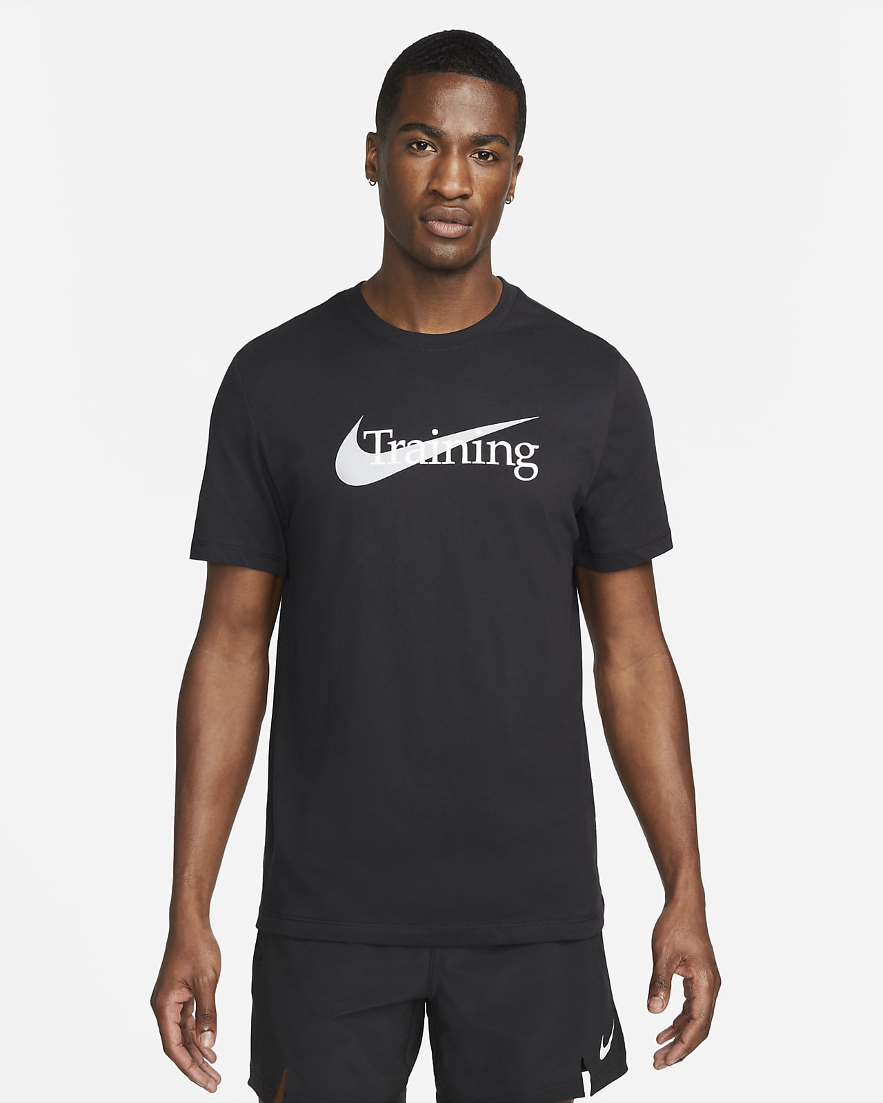 Nike Dri FIT trenings T skjorte med Swoosh til herre. Nike NO Nike Dri FIT trenings T skjorte med Swoosh til herre. Nike NO