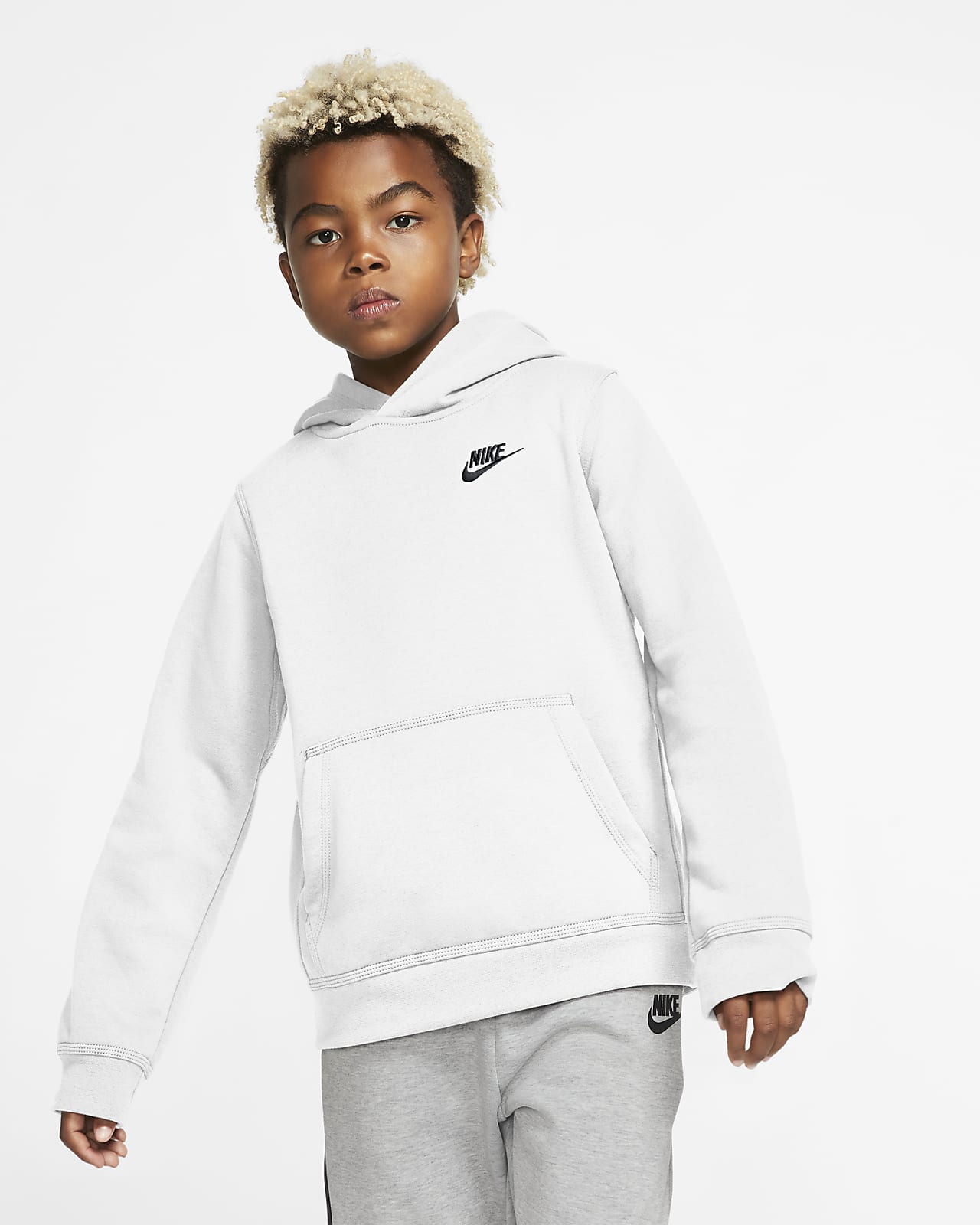 Nike Sportswear Club Older Kids' Pullover Hoodie. Nike GB