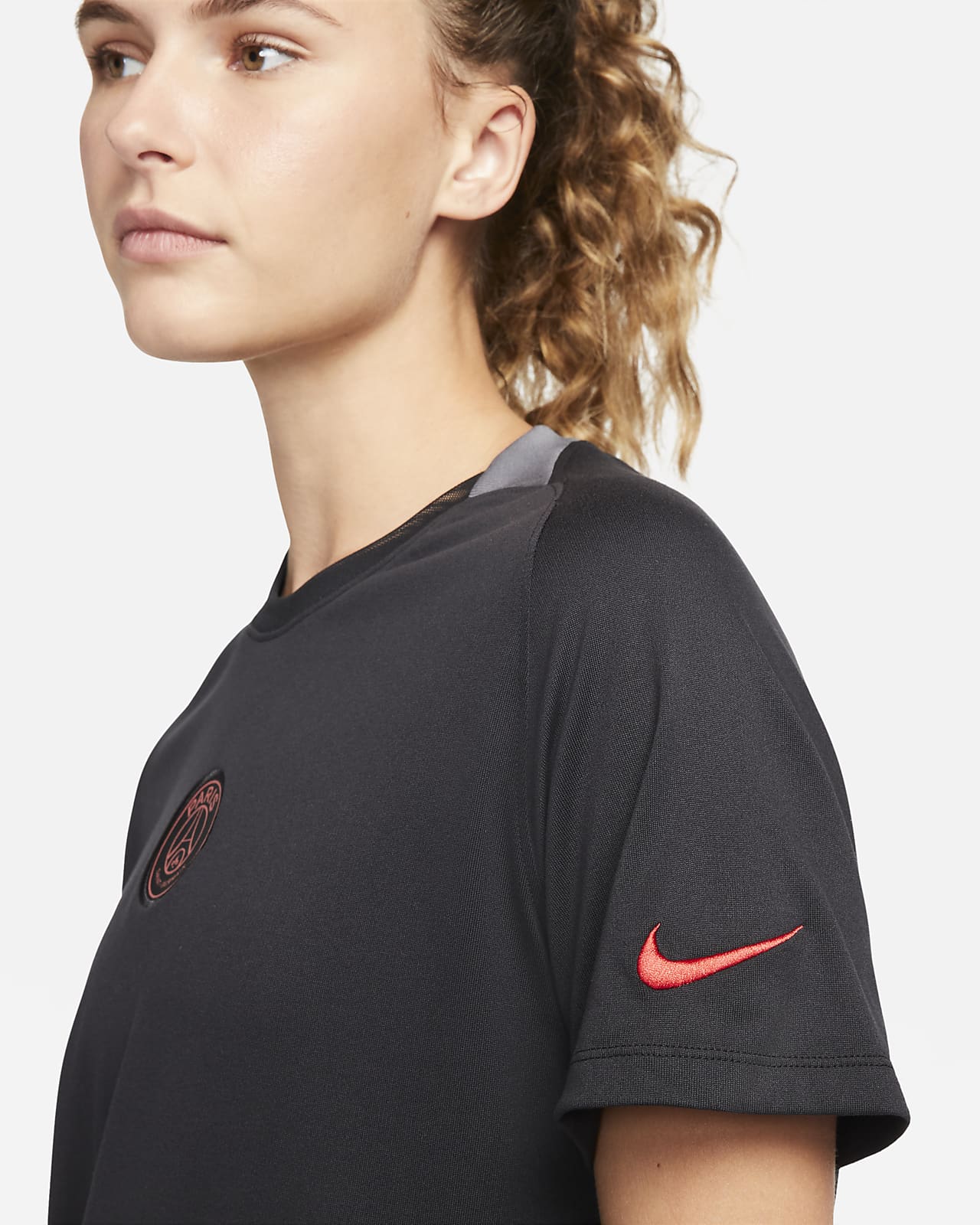 Camiseta de de manga Nike Dri-FIT mujer Paris Saint-Germain. Nike.com